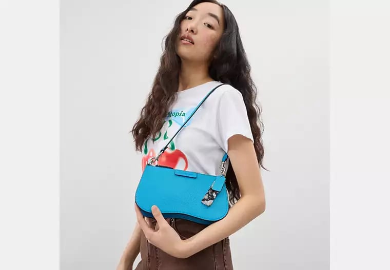 AUTHENTIC/ORIGINAL COACH Small Wavy Shoulder Bag In Coachtopia Leather