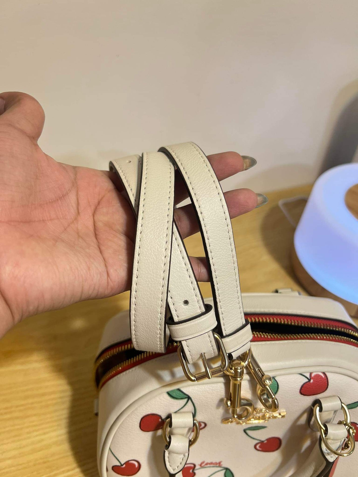 AUTHENTIC/ORIGINAL Preloved Coach Sydney Satchel White Small Bag With Heart Cherry Print