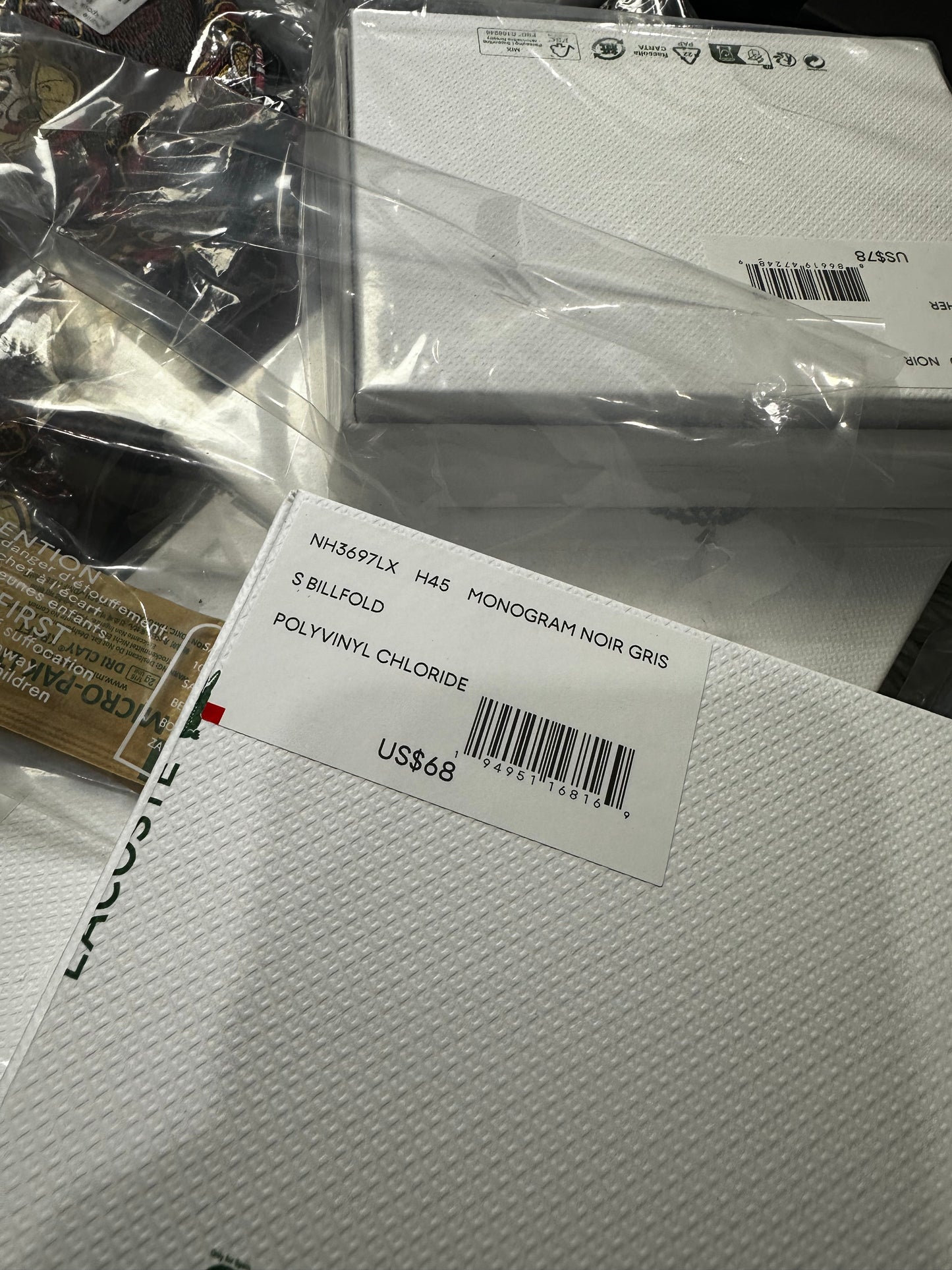 AUTHENTIC/ORIGINAL Lacoste Men's The Blend Small Monogram Canvas Bifold Wallet