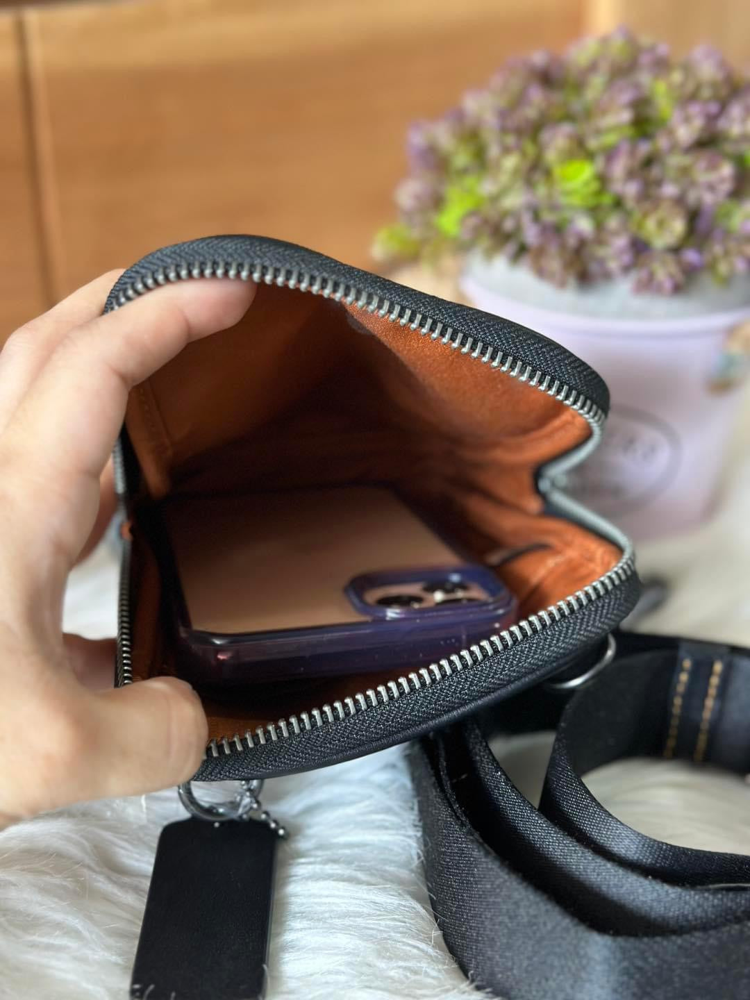 AUTHENTIC/ORIGINAL COACH Aden Crossbody Small Phone Bag Black