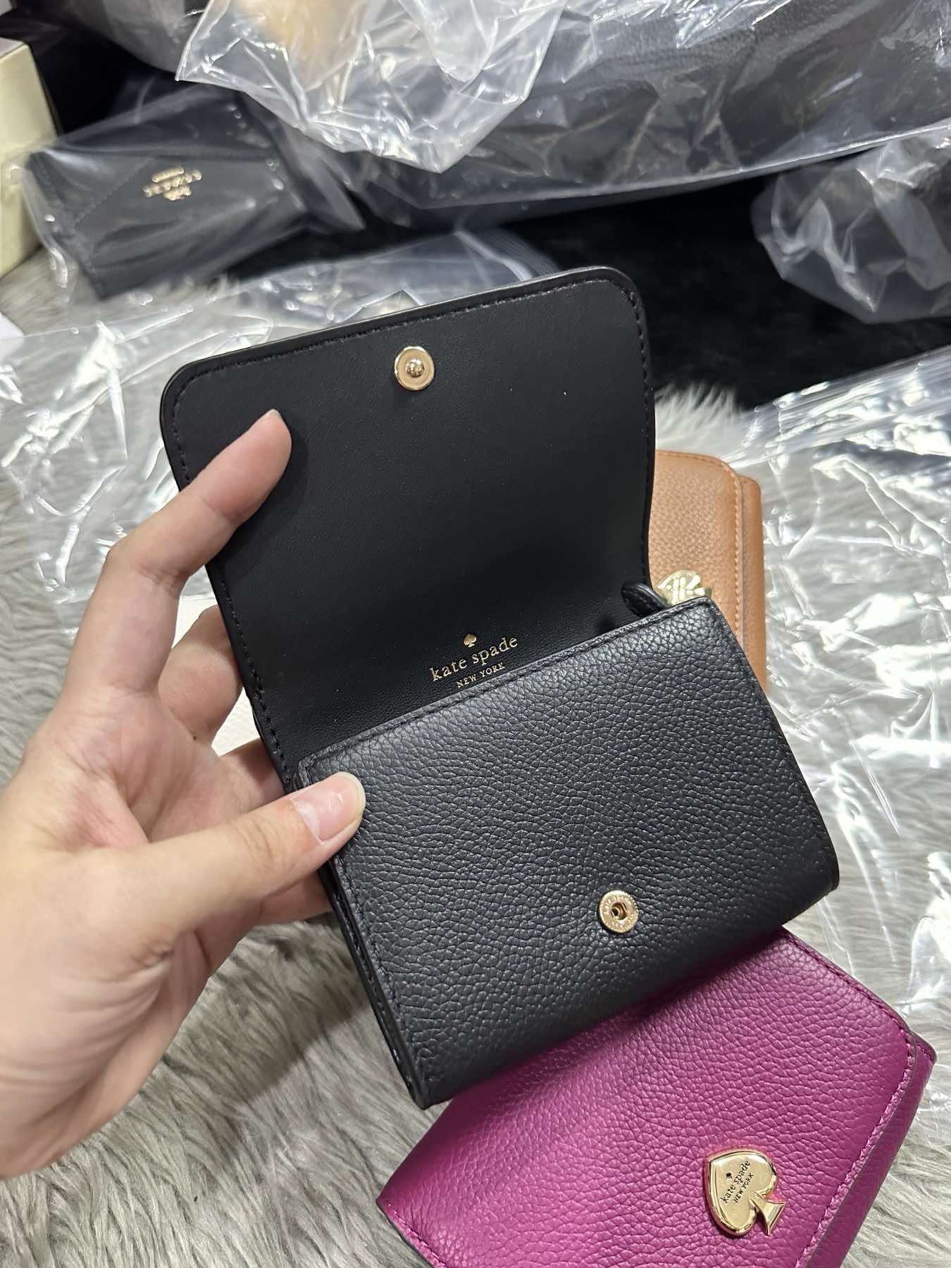 AUTHENTIC/ORIGINAL KateSpade KS Kayla Pebbled Leather Small L-Zip Wallet Brown White Black