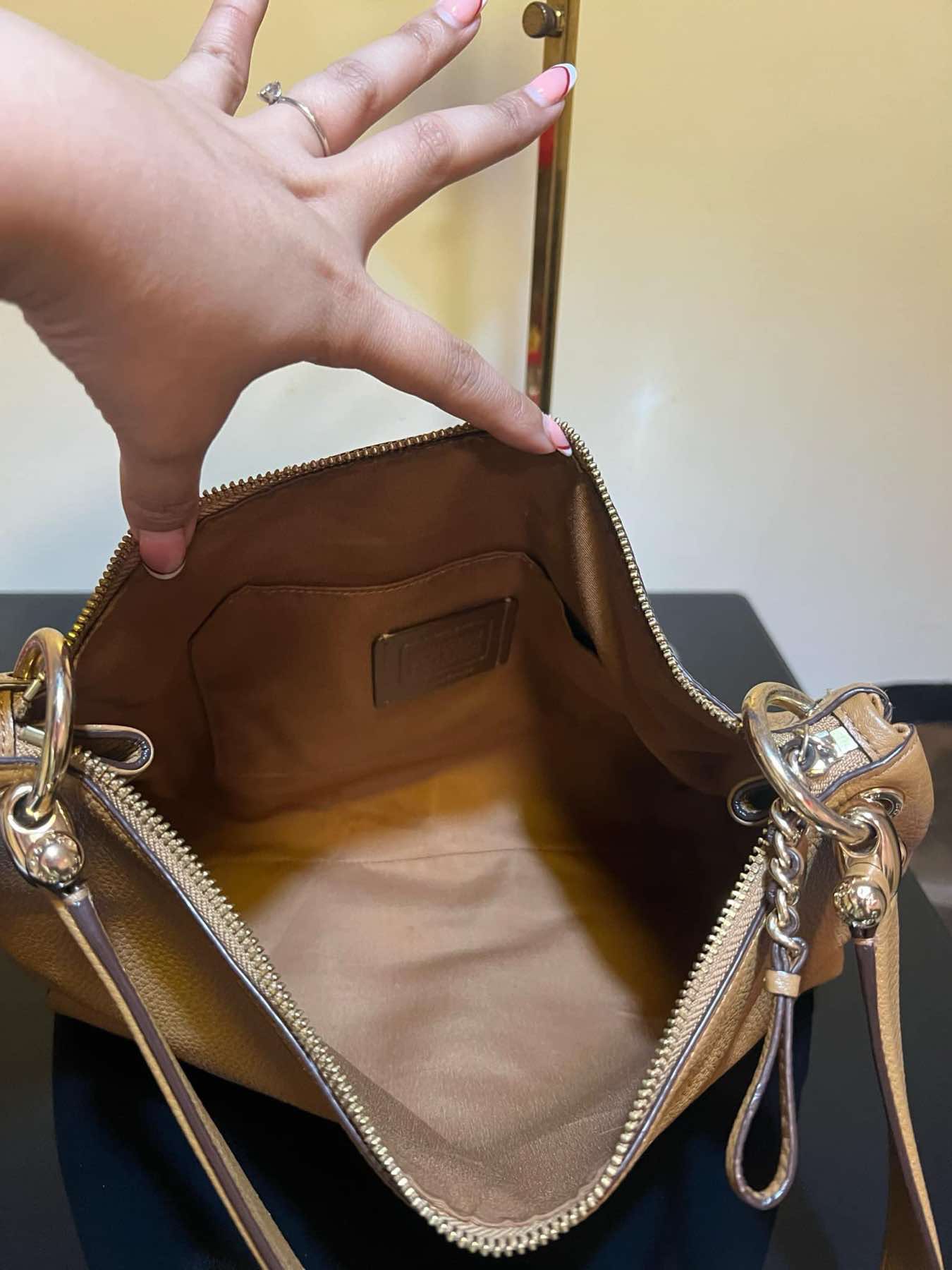 AUTHENTIC/ORIGINAL Preloved Coach Mia Shoulder Bag Brown