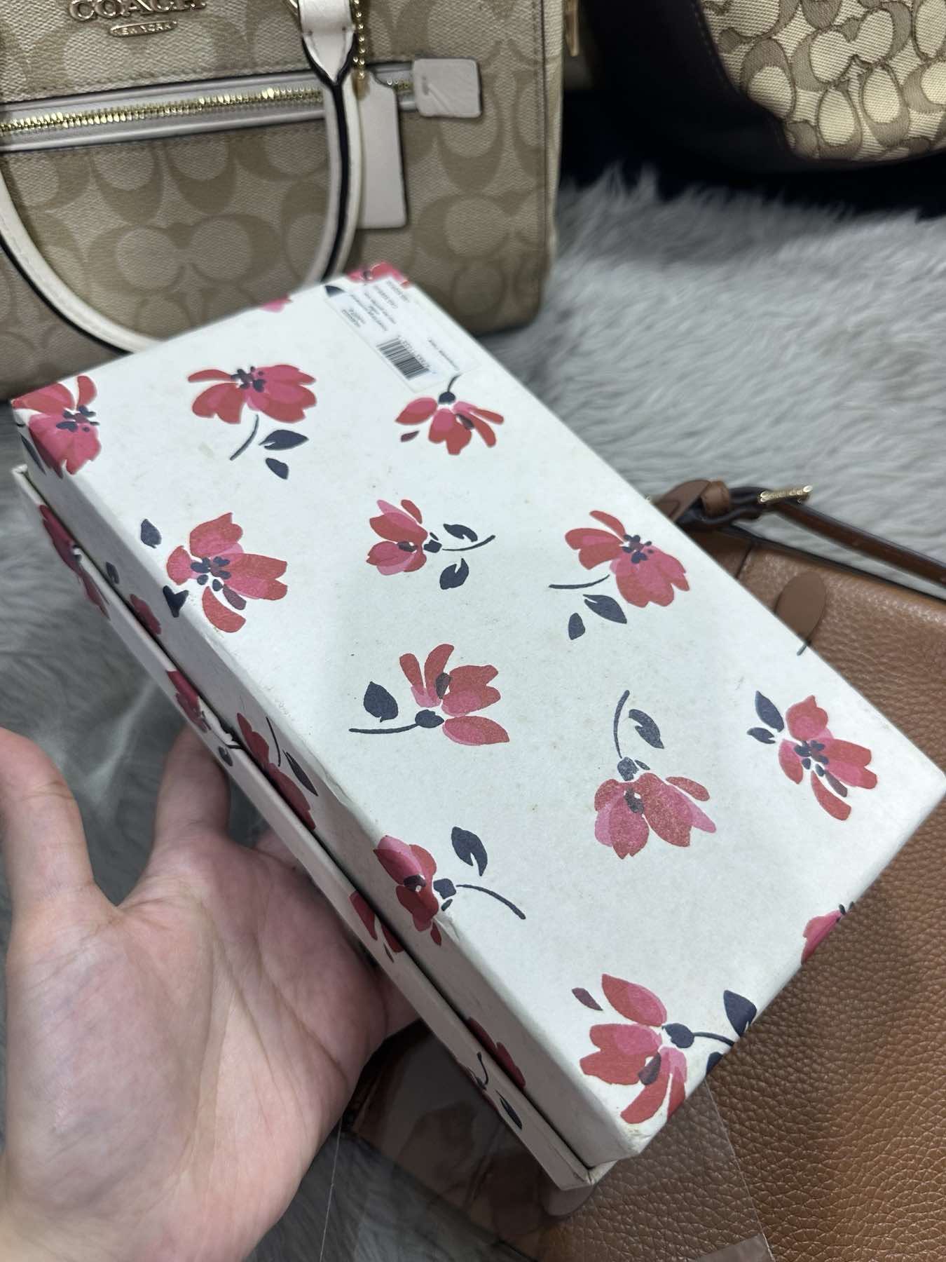 AUTHENTIC/ORIGINAL Preloved KateSpade KS Medium Bifold Wallet Staci Tea Garden White