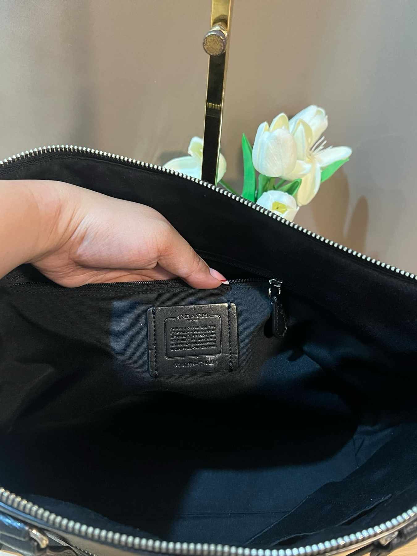 AUTHENTIC/ORIGINAL Preloved Coach Gallery Tote Black Bag