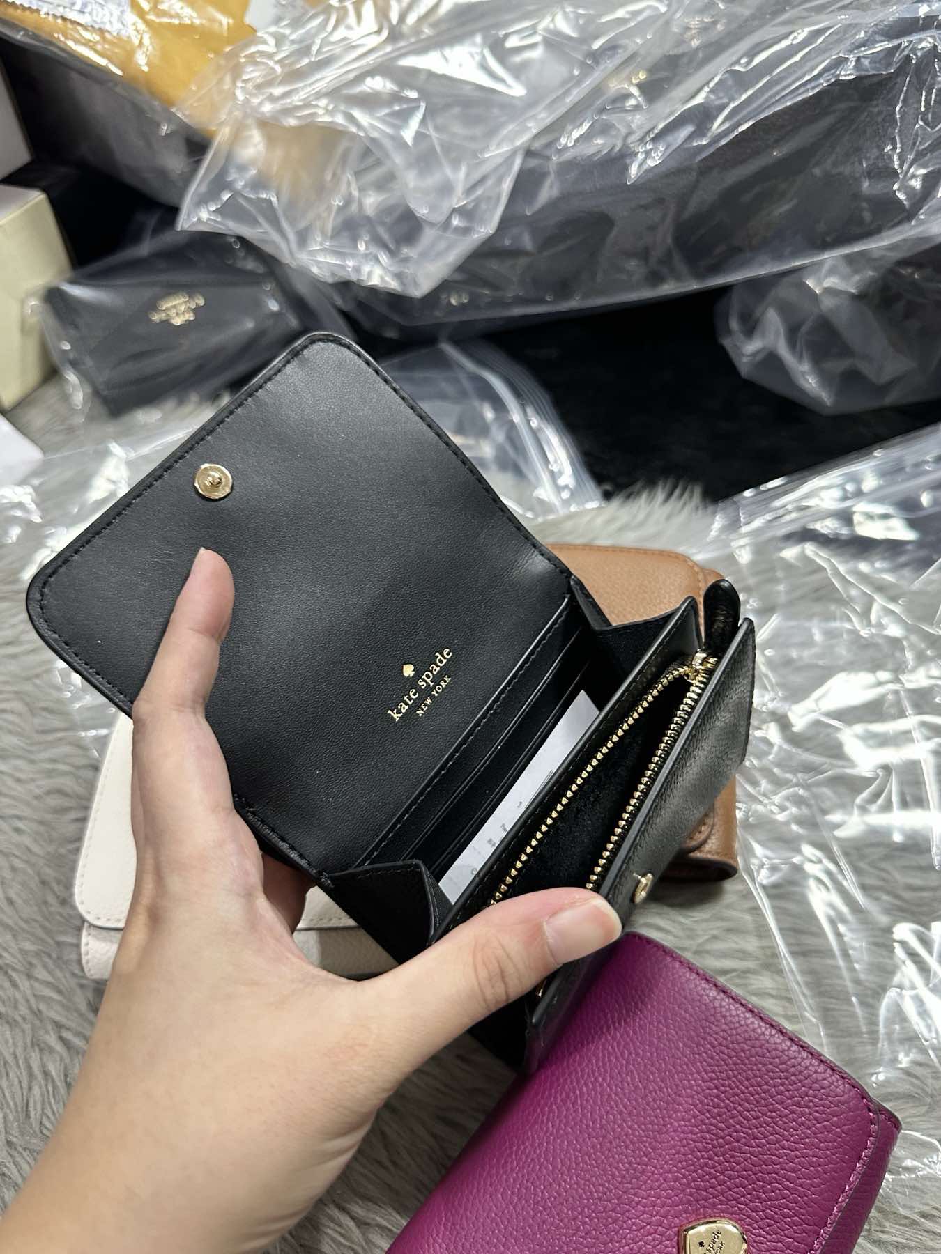 AUTHENTIC/ORIGINAL KateSpade KS Kayla Pebbled Leather Small L-Zip Wallet Brown White Black