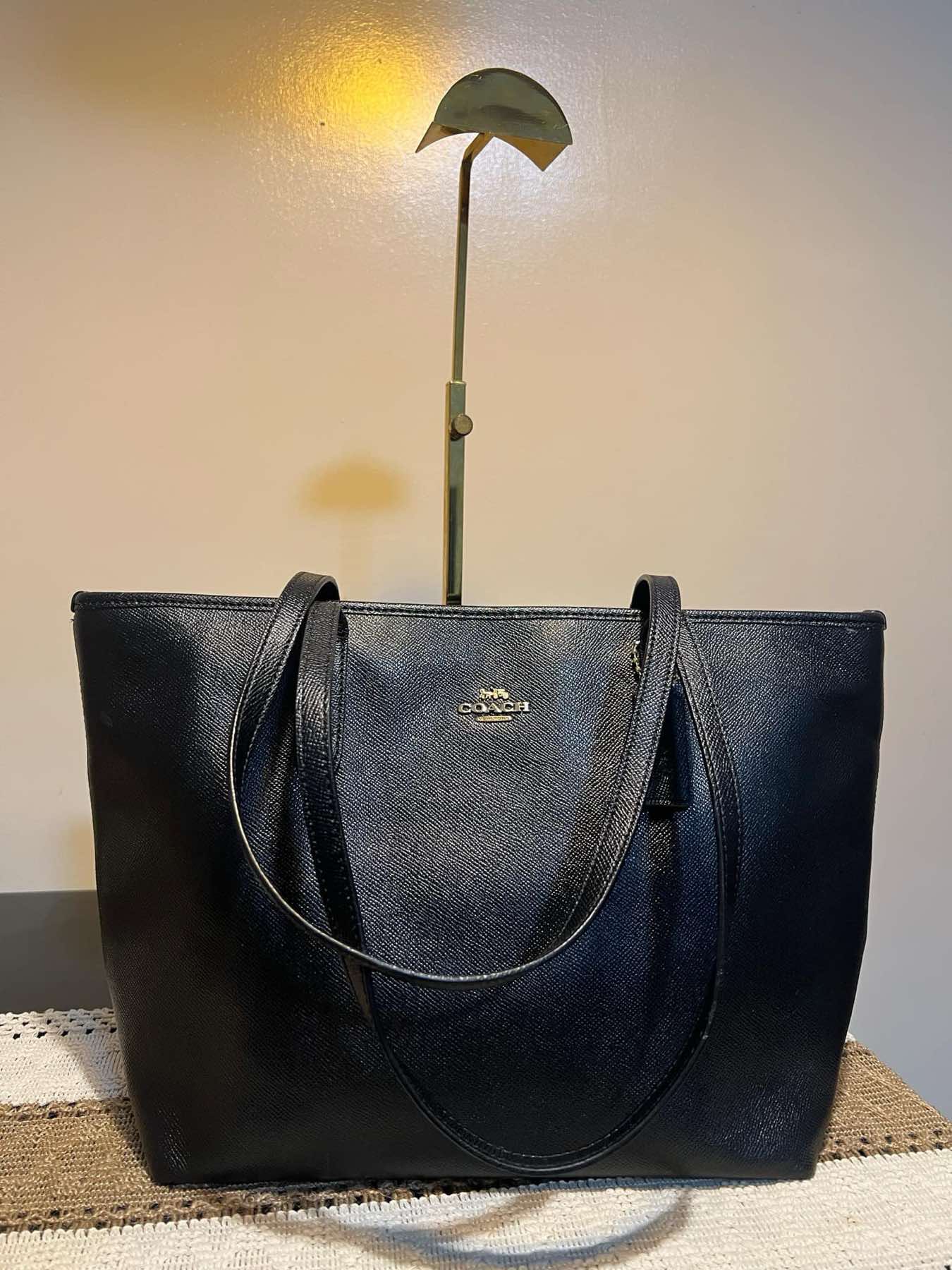 AUTHENTIC/ORIGINAL Preloved Coach City Zip Tote Black Bag