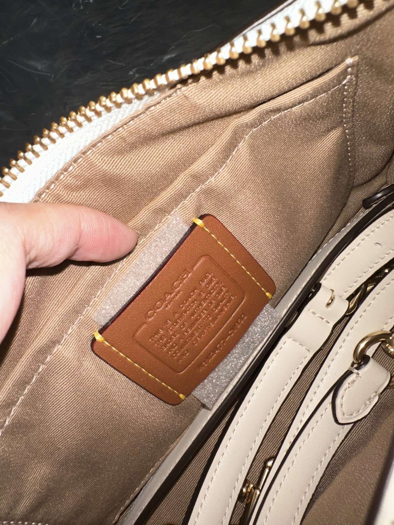 AUTHENTIC/ORIGINAL Coach Teri Shoulder Bag In Signature Canvas Glacier White