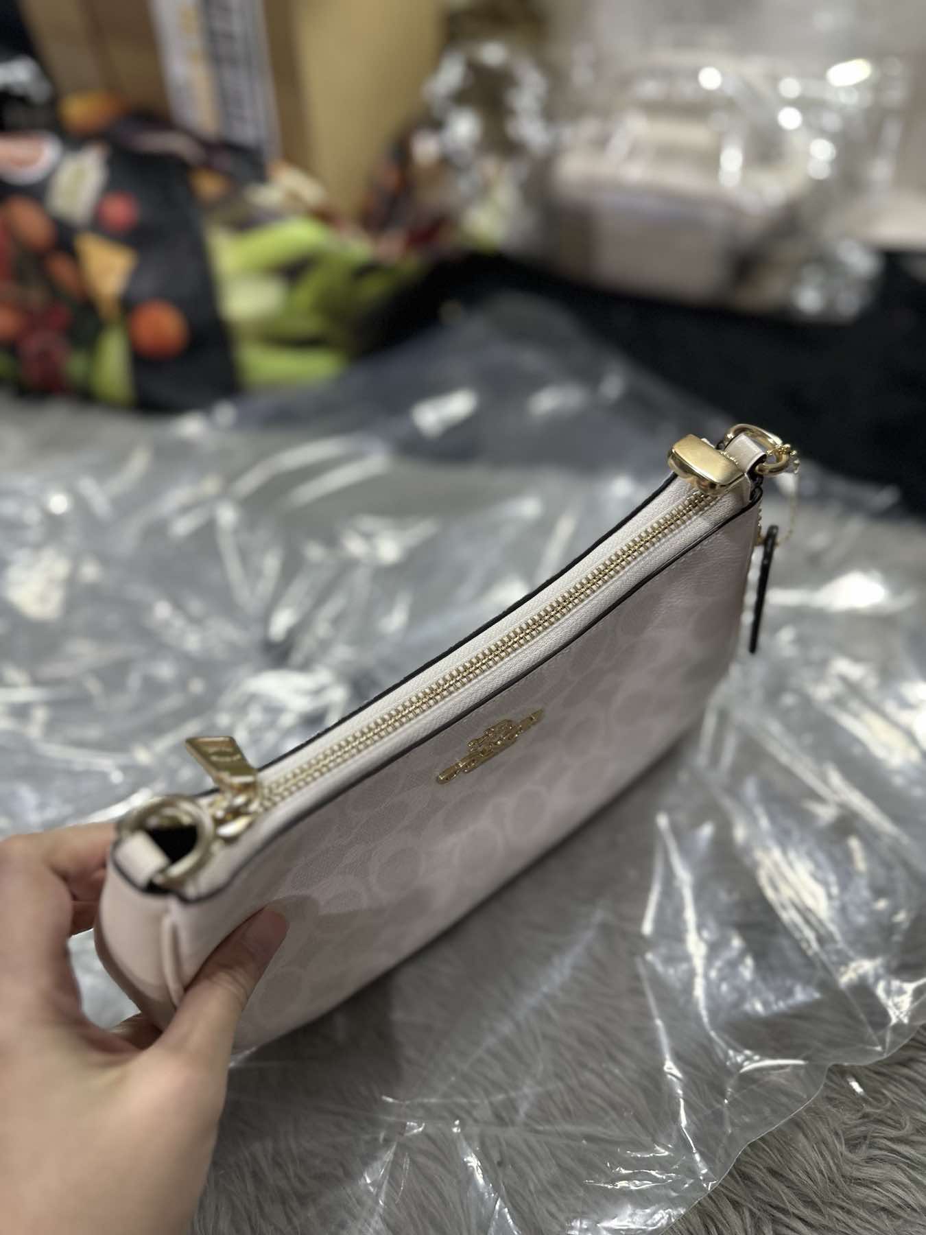 AUTHENTIC/ORIGINAL Coach Teri Shoulder Bag In Signature Canvas Glacier White