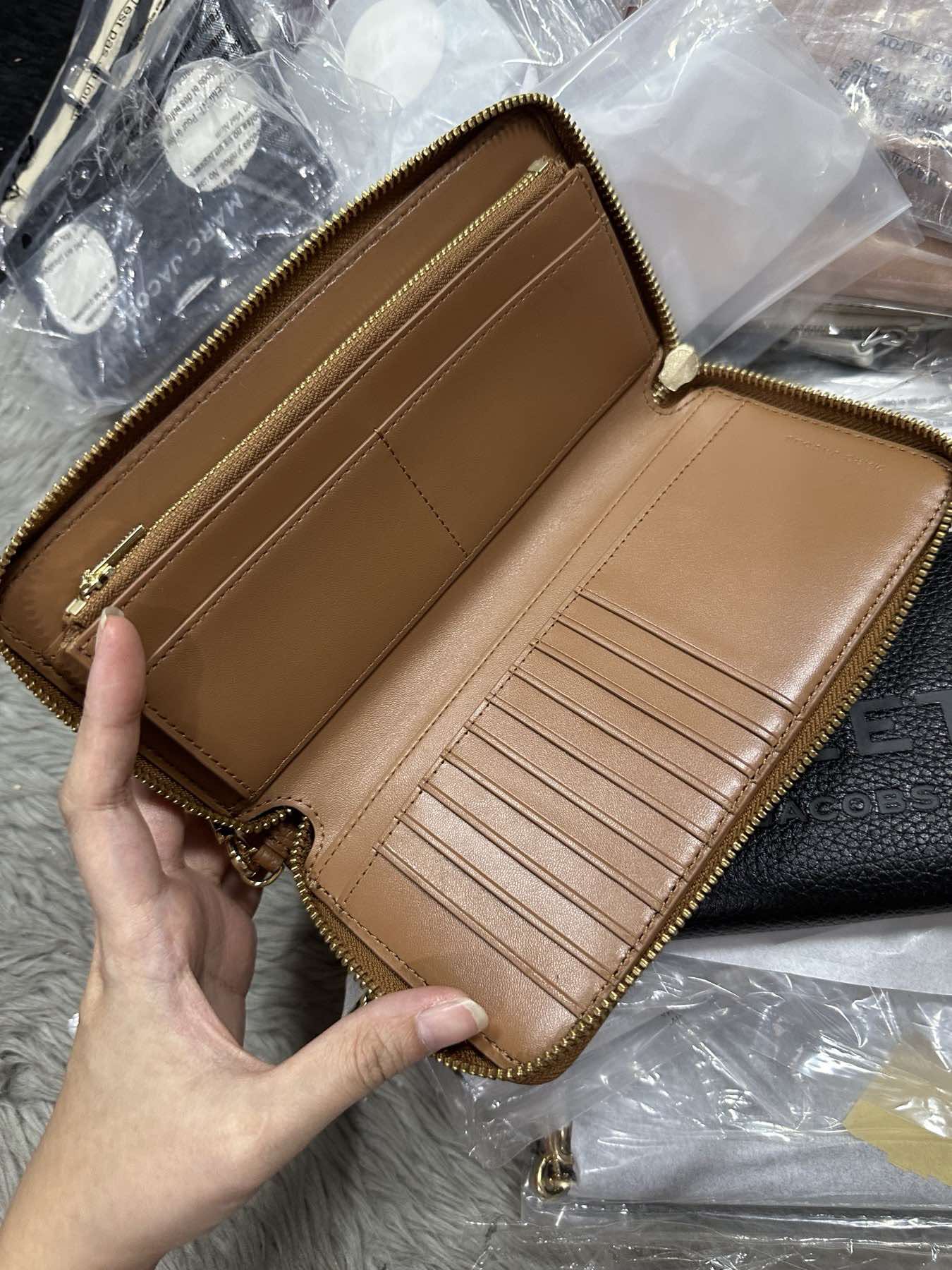 AUTHENTIC/ORIGINAL MJ The Leather Continental Long Wallet Black/Brown