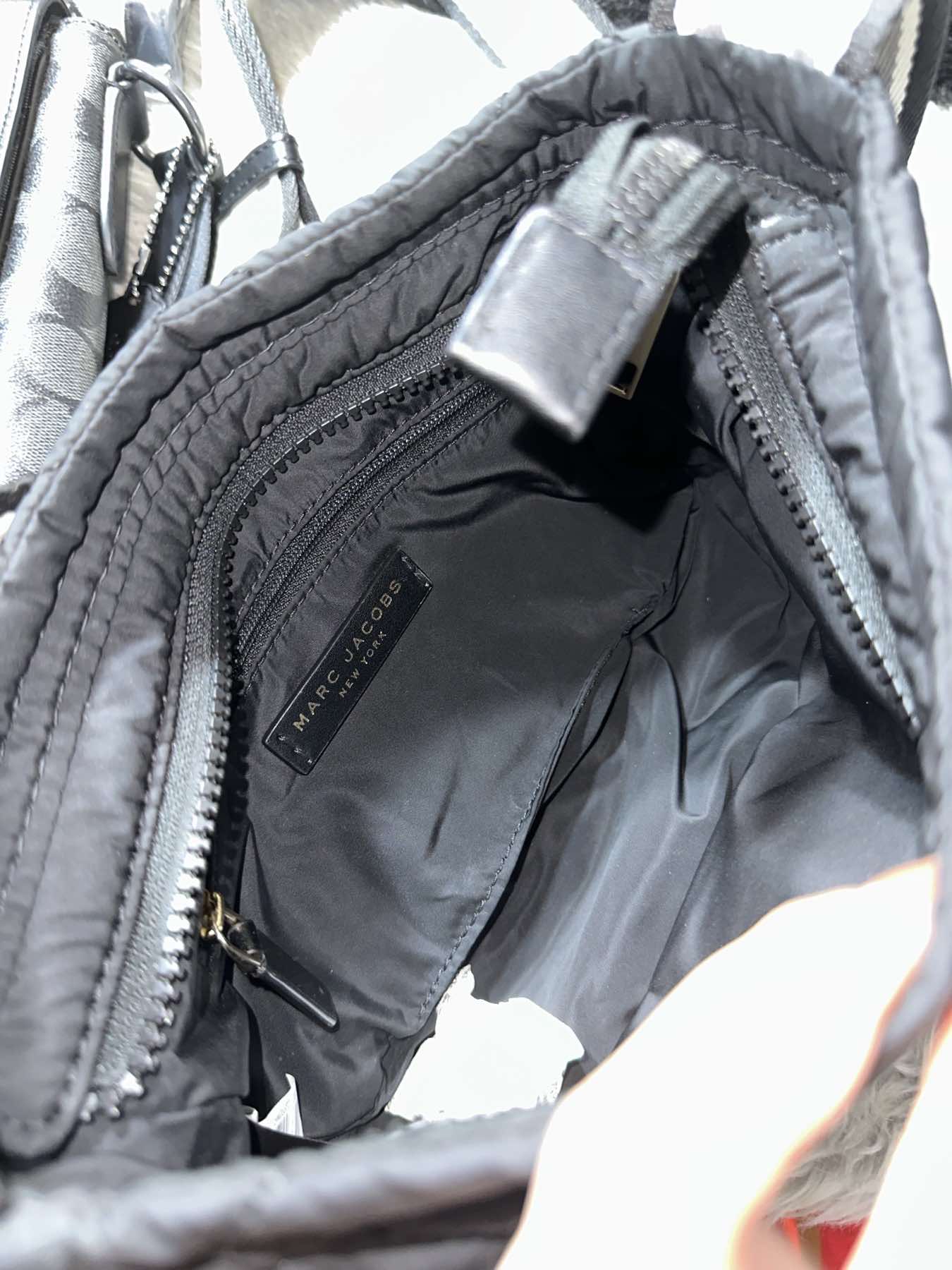 AUTHENTIC/ORIGINAL Preloved MJ The Messenger Nylon Small Crossbody Black Bag Quilted