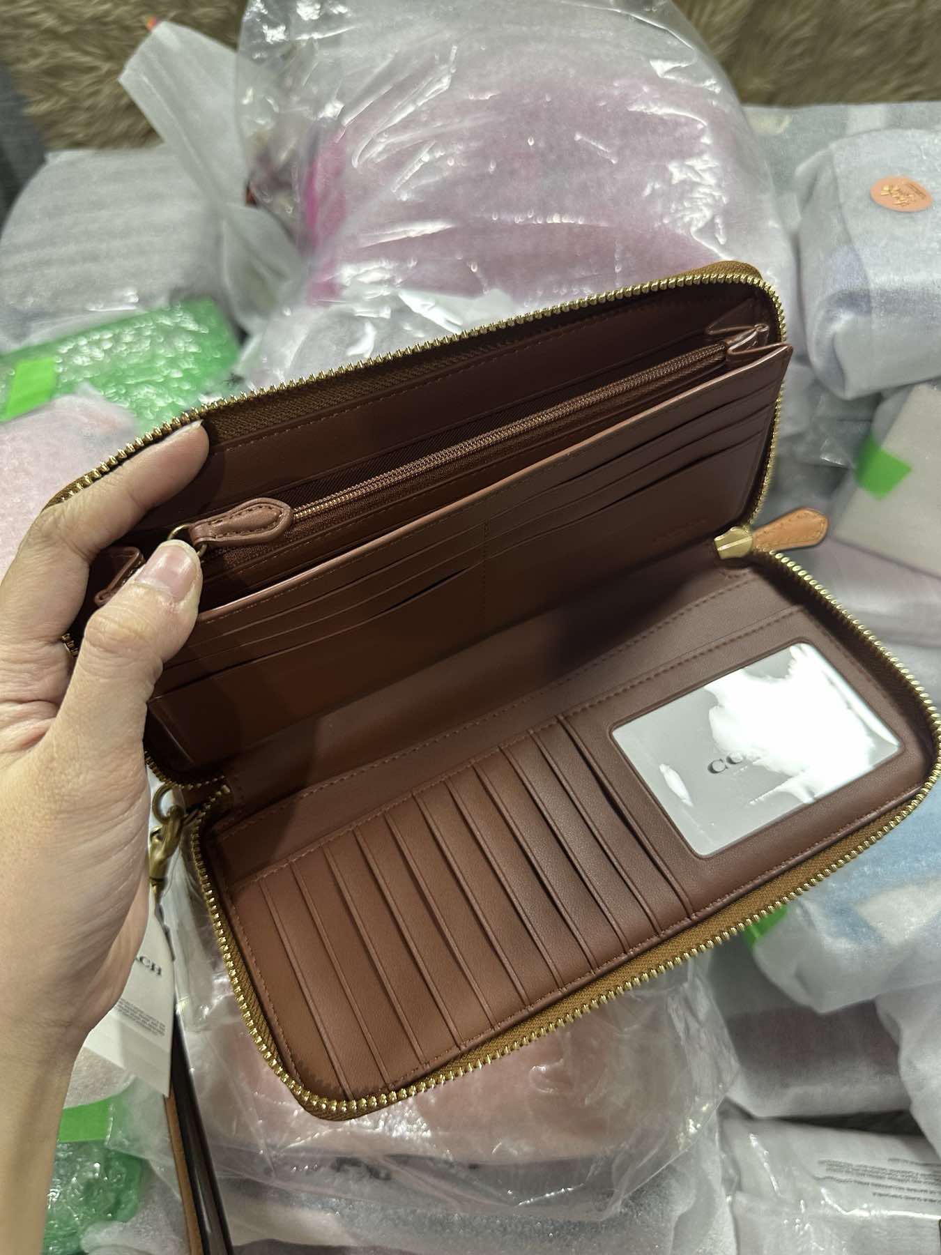 AUTHENTIC/ORIGINAL Coach Continental Long Phone Wallet In Rainbow Signature Canvas Brown