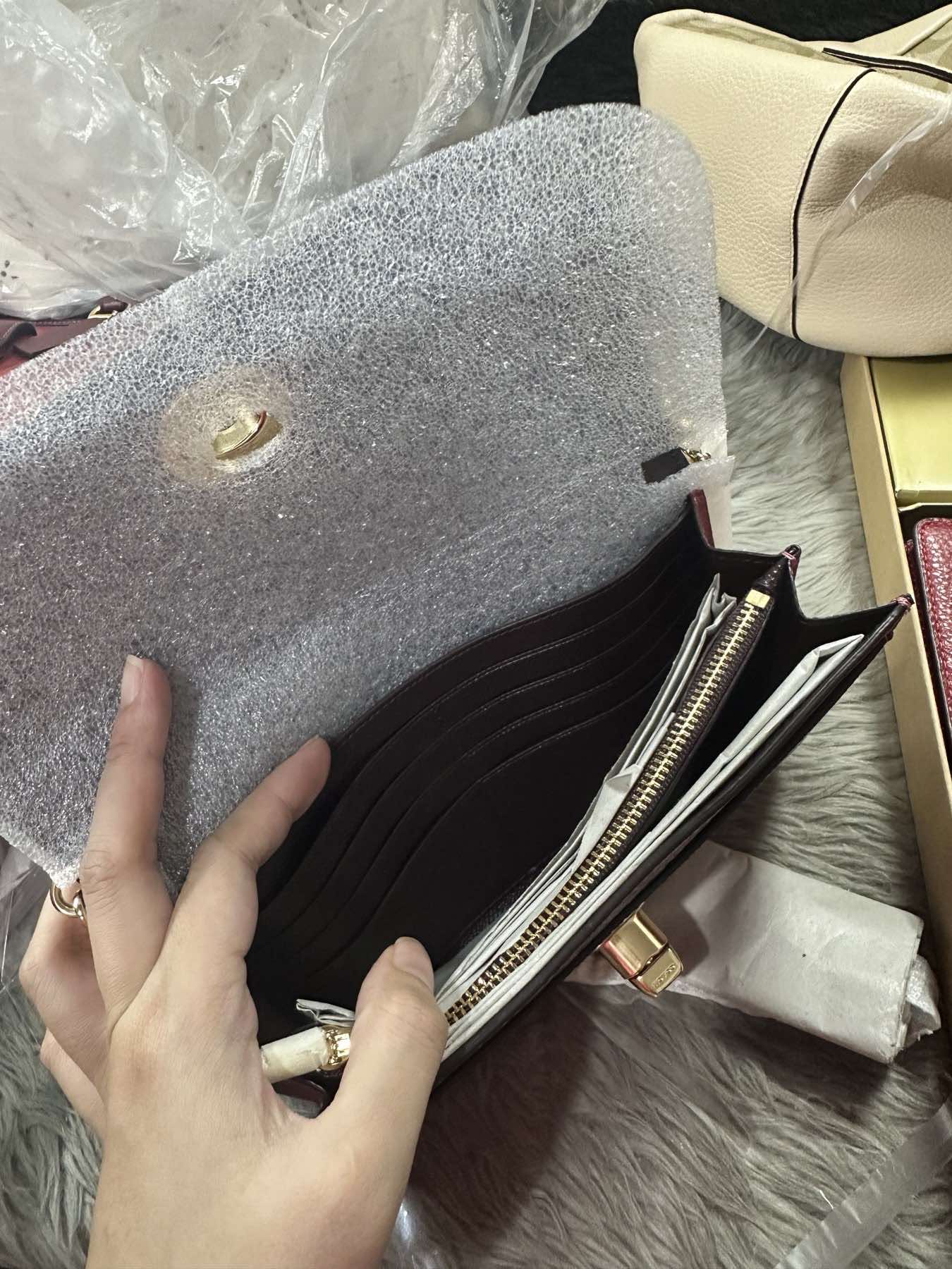 AUTHENTIC/ORIGINAL Coach Chain Crossbody Small Wristlet Bag Pink