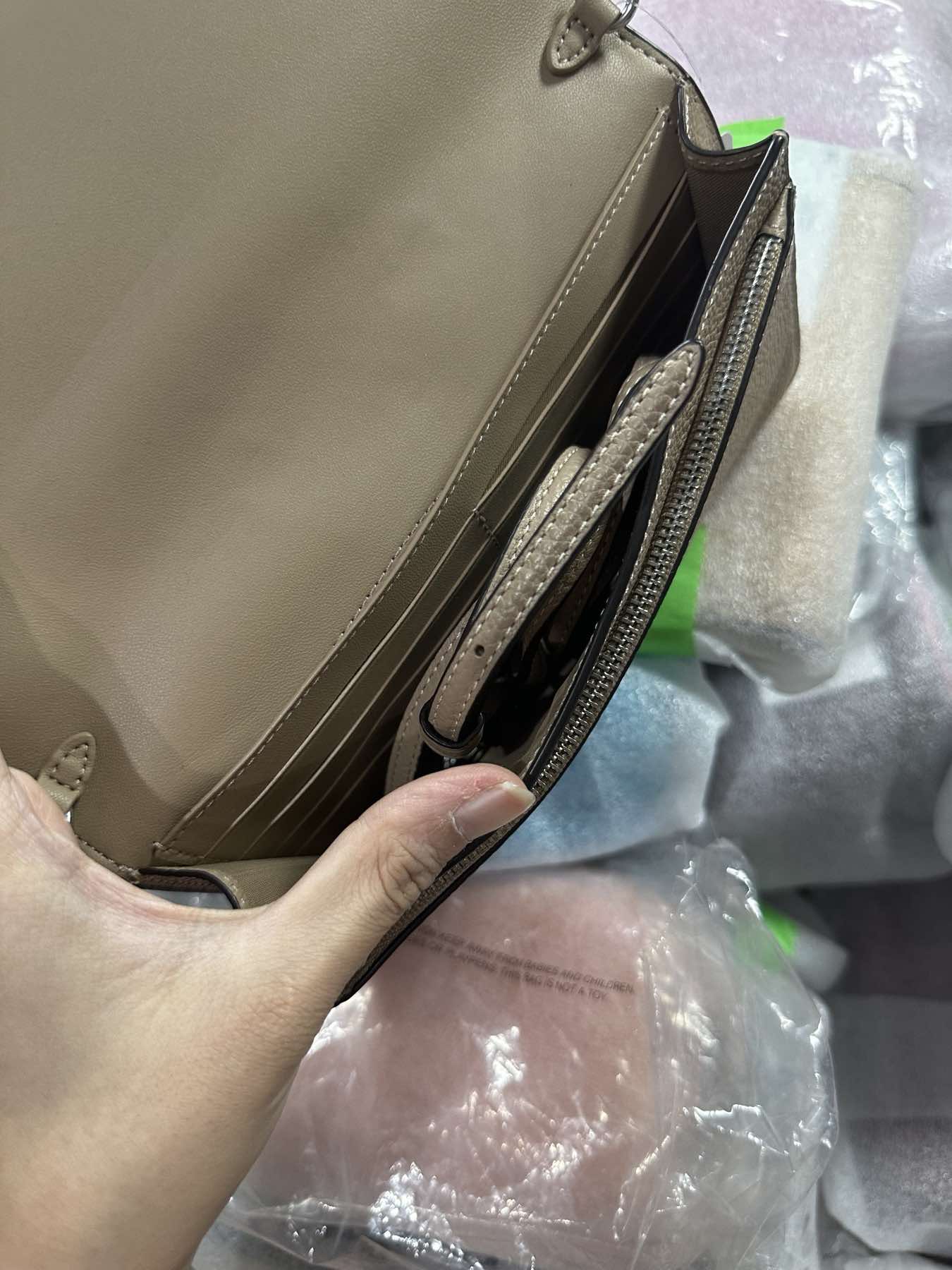 AUTHENTIC/ORIGINAL Coach Anna Foldover Crossbody Clutch Slim Bag Taupe