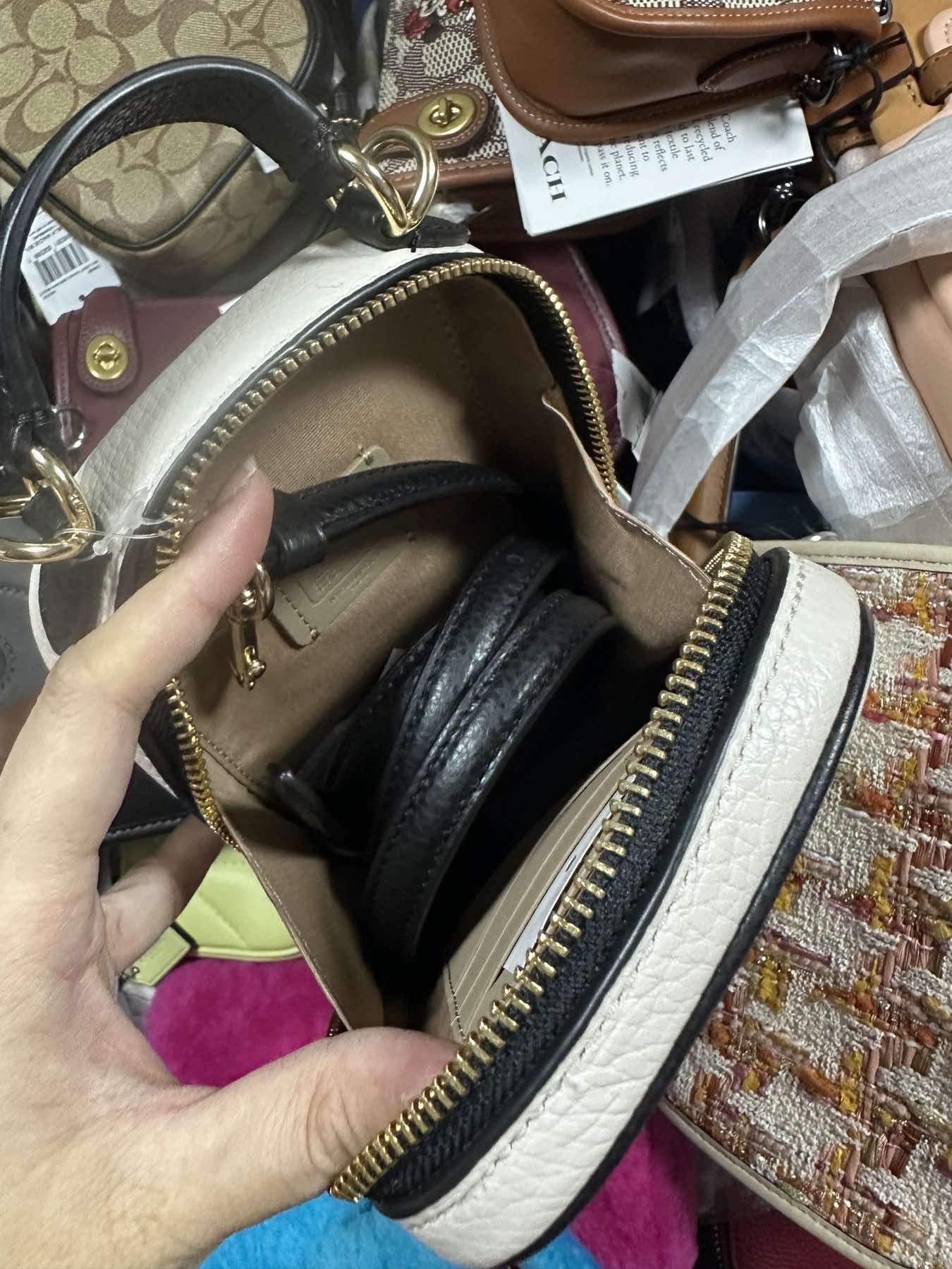 AUTHENTIC/ORIGINAL Coach Eva Phone Crossbody With Cruella Small White Bag