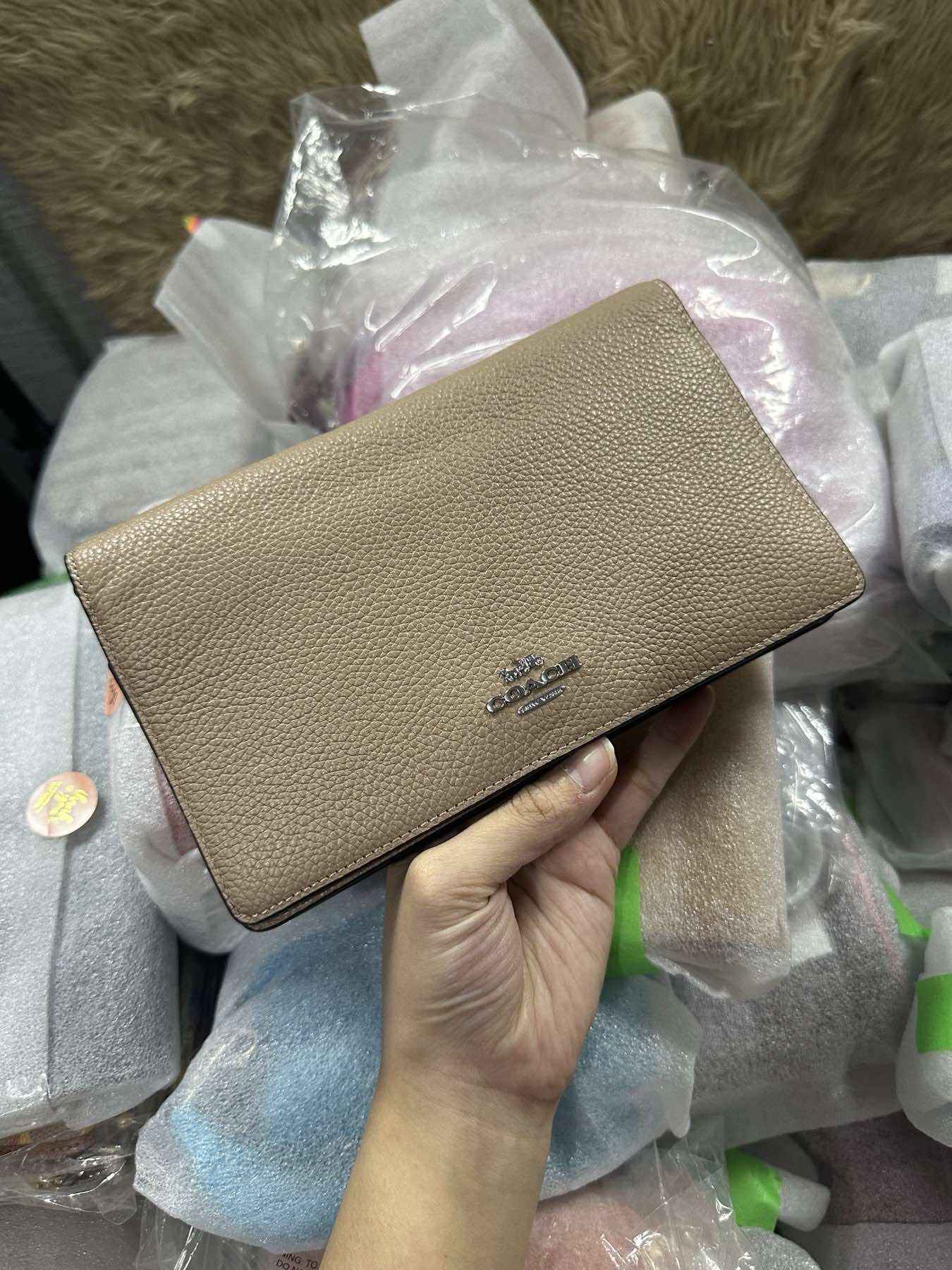 AUTHENTIC/ORIGINAL Coach Anna Foldover Crossbody Clutch Slim Bag Taupe