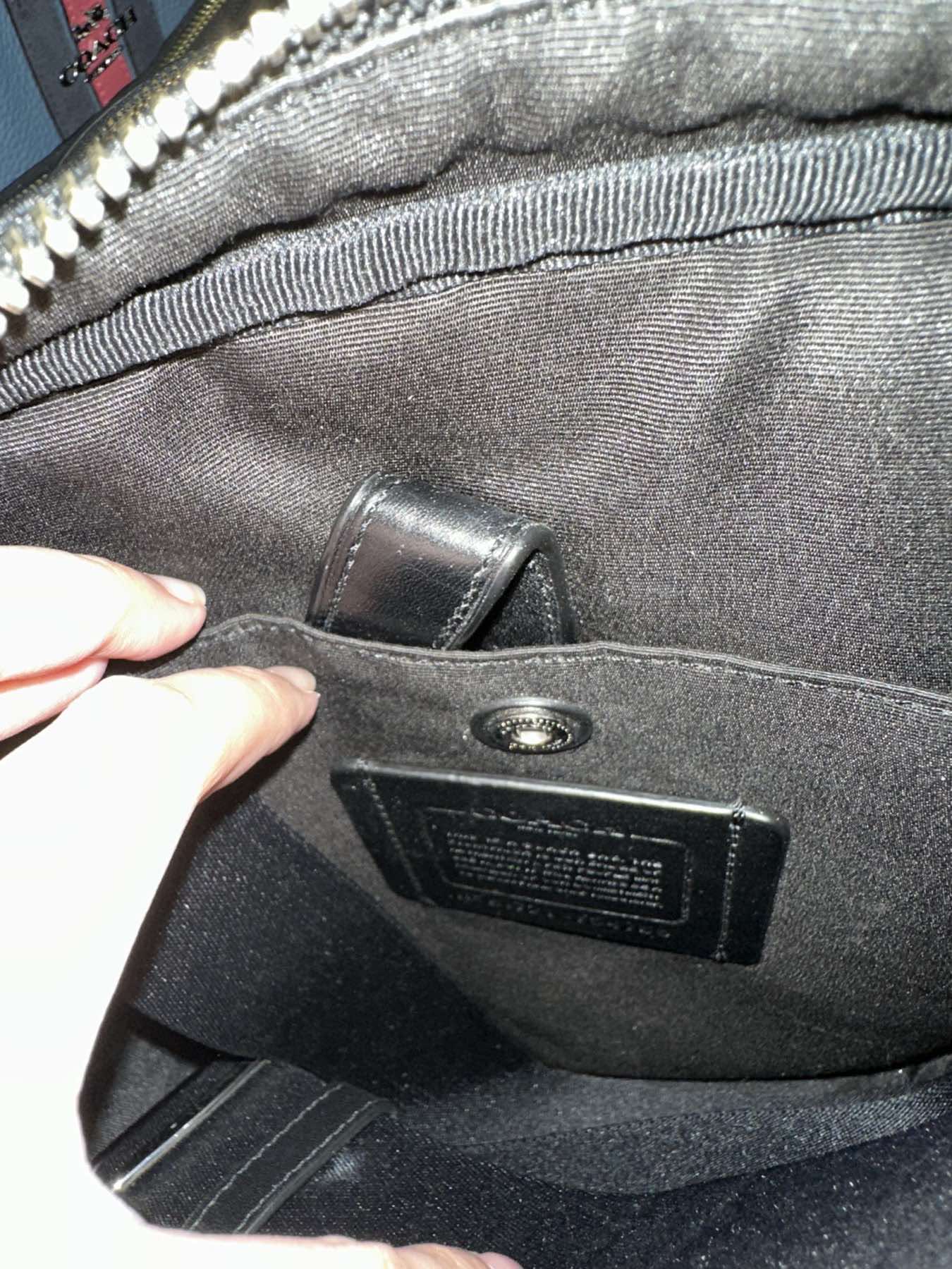 AUTHENTIC/ORIGINAL Preloved Coach Men's Charles Flight Bag in Charcoal/Black