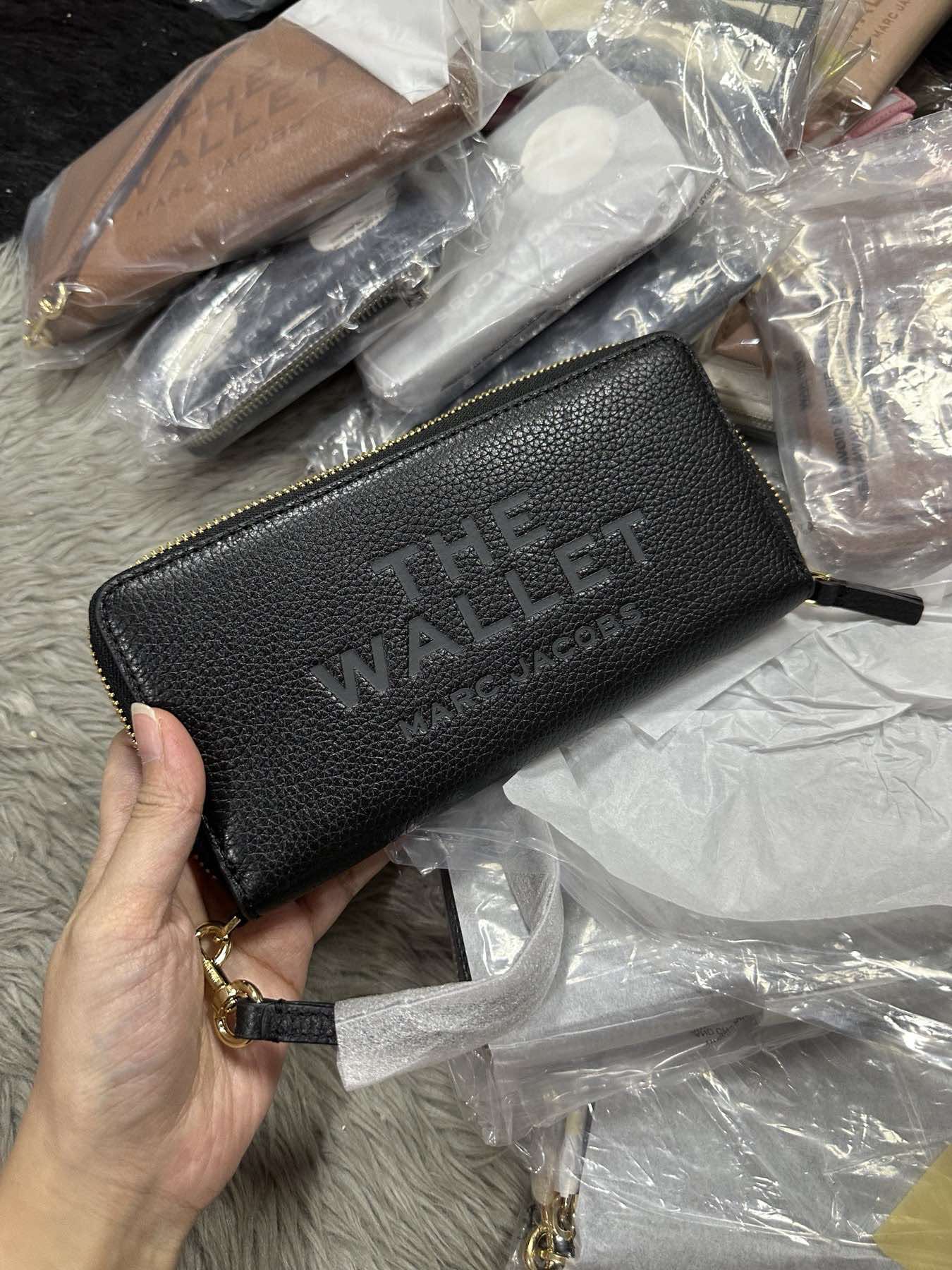 AUTHENTIC/ORIGINAL MJ The Leather Continental Long Wallet Black/Brown