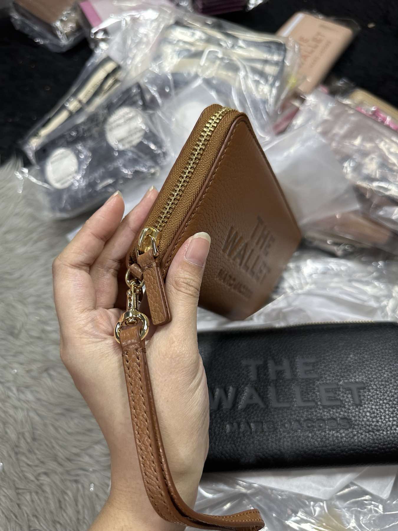 AUTHENTIC/ORIGINAL MJ The Leather Continental Long Wallet Black/Brown