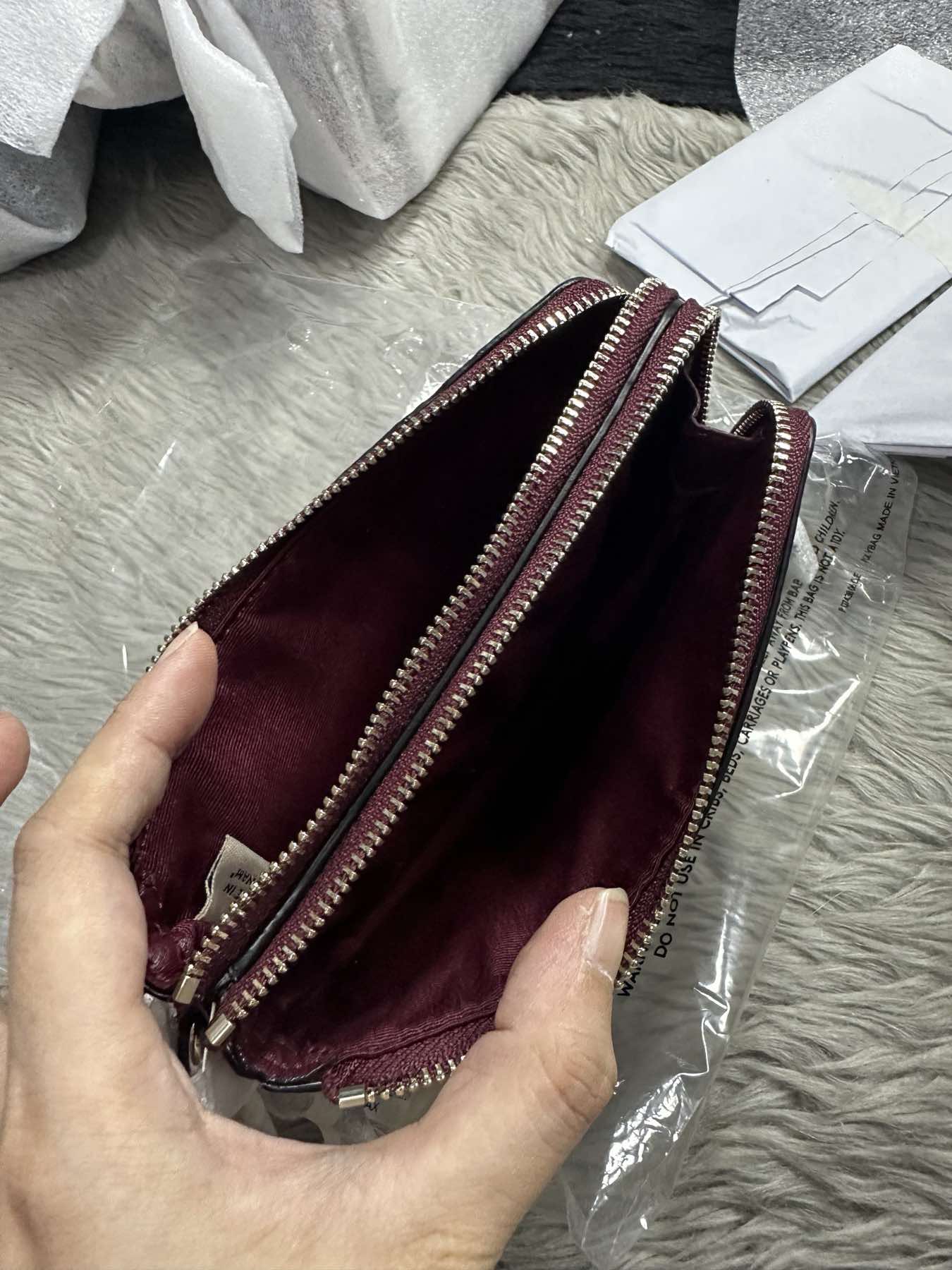 AUTHENTIC/ORIGINAL Coach Pebbled Leather Double Corner Zip Wristlet Wallet Maroon Red