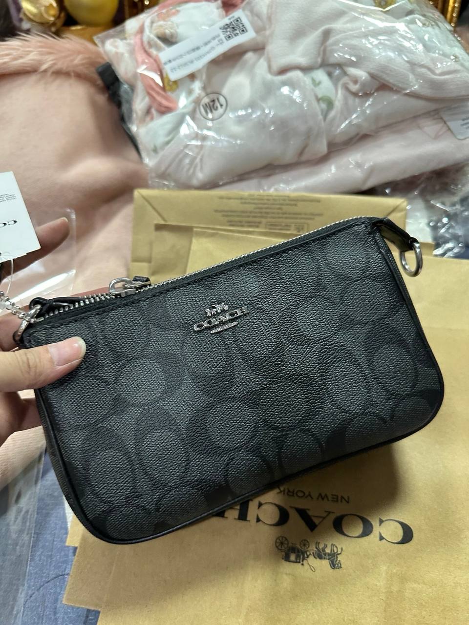 ORIG & IMPORTED COACH Nolita 19 Wristlet Small Black Bag