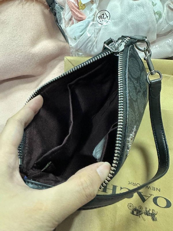 ORIG & IMPORTED COACH Nolita 19 Wristlet Small Black Bag