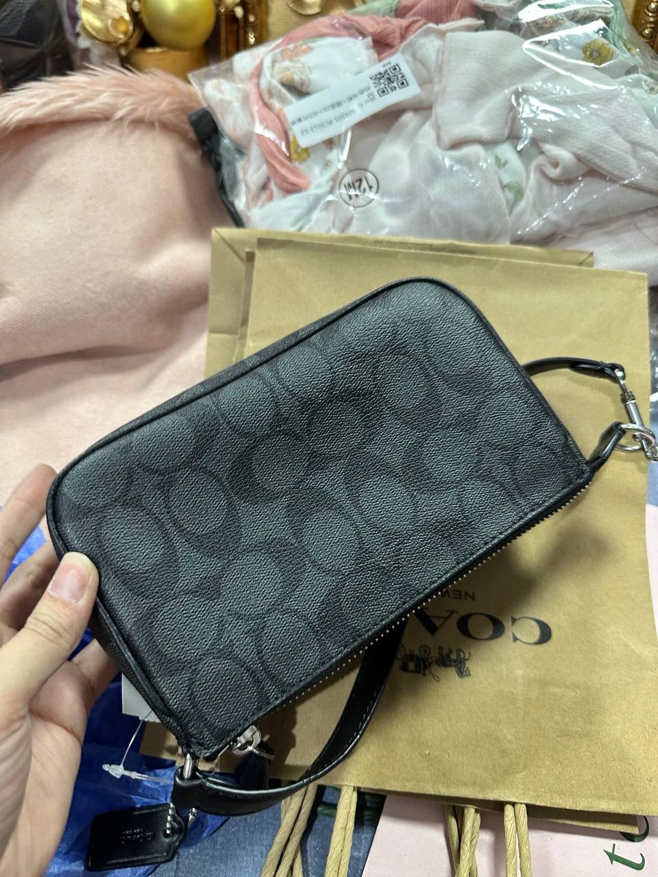 ORIG & IMPORTED COACH Nolita 19 Wristlet Small Black Bag