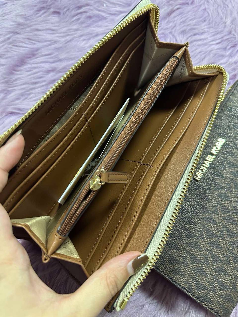 ORIG & IMPORTED Michael Kors MK Long Quarter-Zip Wallet Brown/Vanilla White