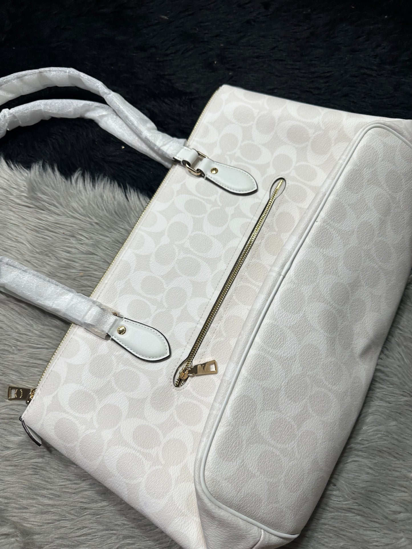 AUTHENTIC/ORIGINAL Coach Gallery Tote Bag In Signature Canvas Glacier White