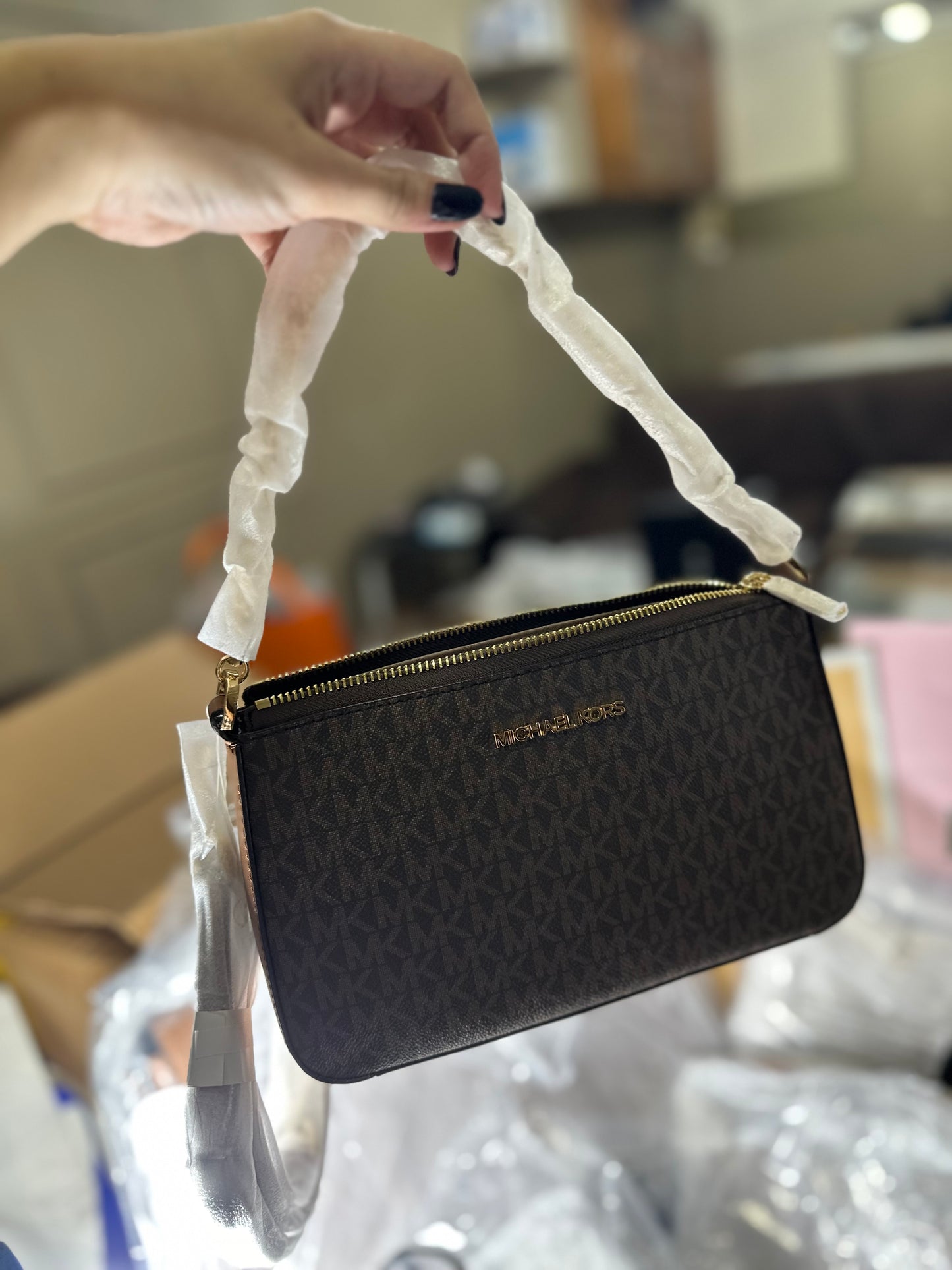 AUTHENTIC/ORIGINAL MK Michael Kors Shoulder Bag and Card Holder in Signature Brown