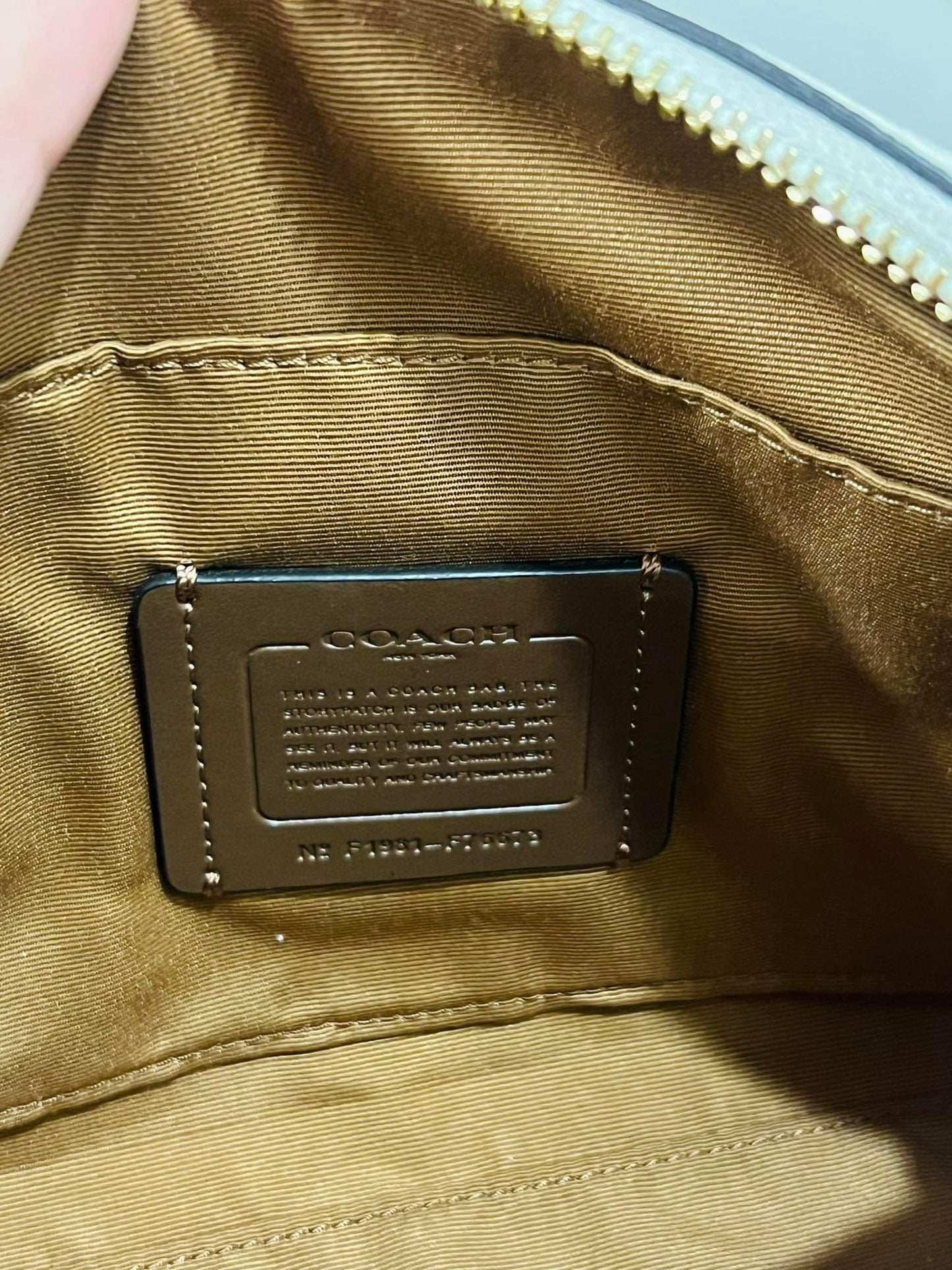 AUTHENTIC/ORIGINAL Preloved Coach Mini Dome Crossbody White Bag