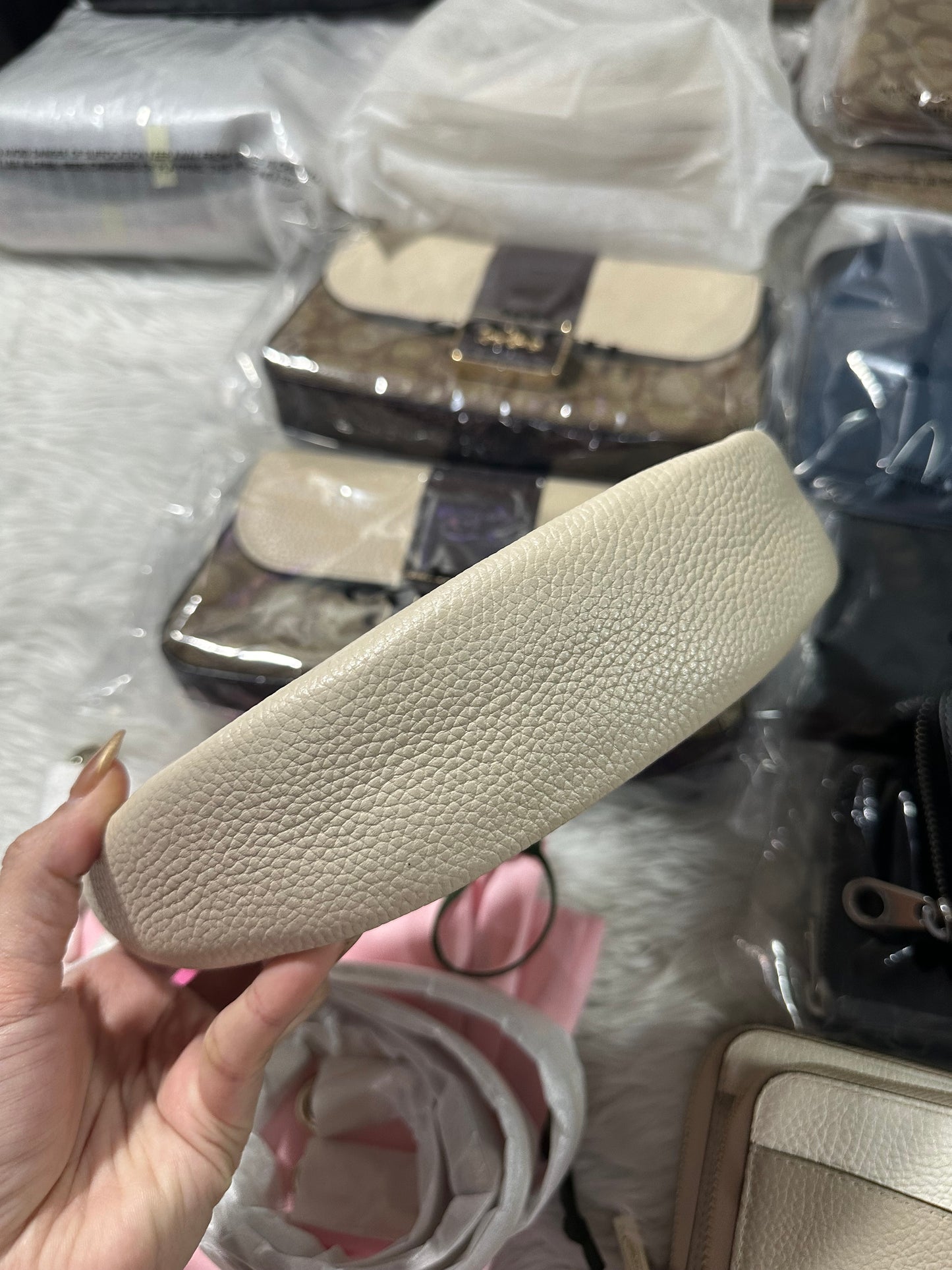 AUTHENTIC KateSpade KS preloved smile small crossbody shoulder bag WHITE RETAIL