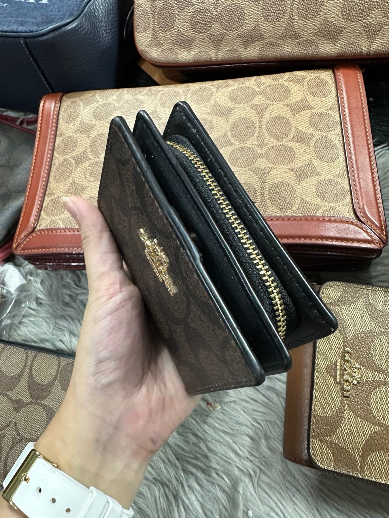 AUTHENTIC/ORIGINAL Preloved Coach Snap Wallet In Signature Canvas Small Wallet Brown