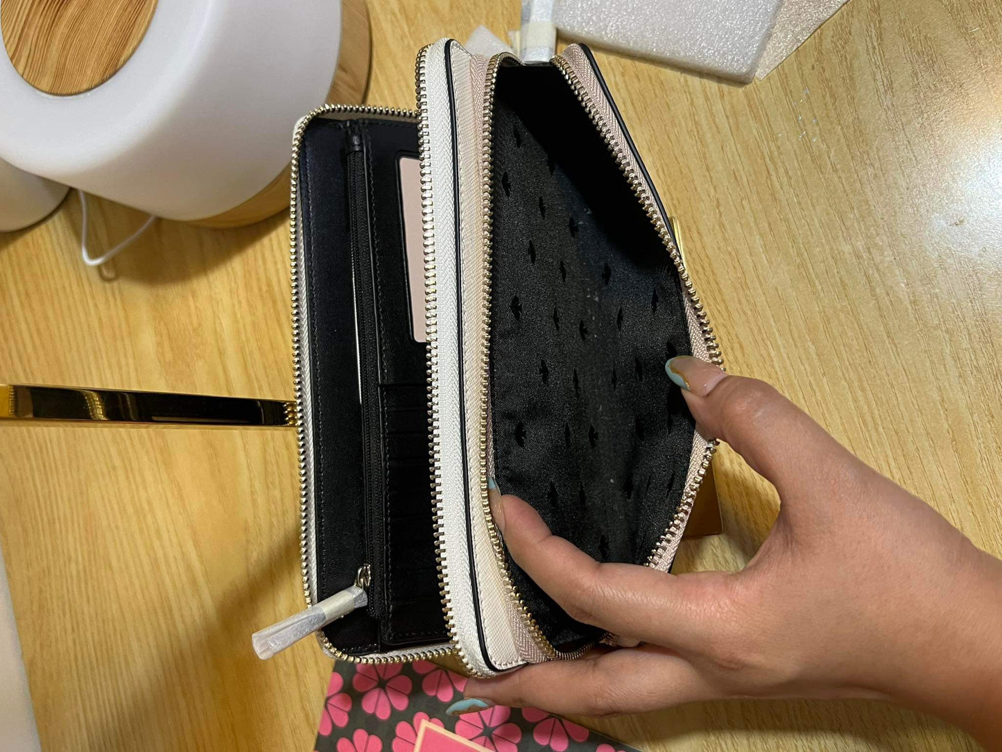 AUTHENTIC/ORIGINAL KateSpade KS Payton Large Carryall Wristlet Long Wallet Beige