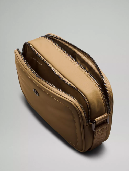 AUTHENTIC/ORIGINAL Lululemon Crossbody Camera Bag 2L in Brown