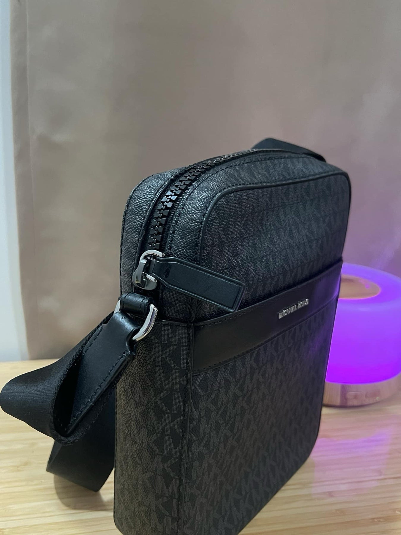 AUTHENTIC/ORIGINAL Preloved MK Men's Cooper Crossbody Flight Bag Black