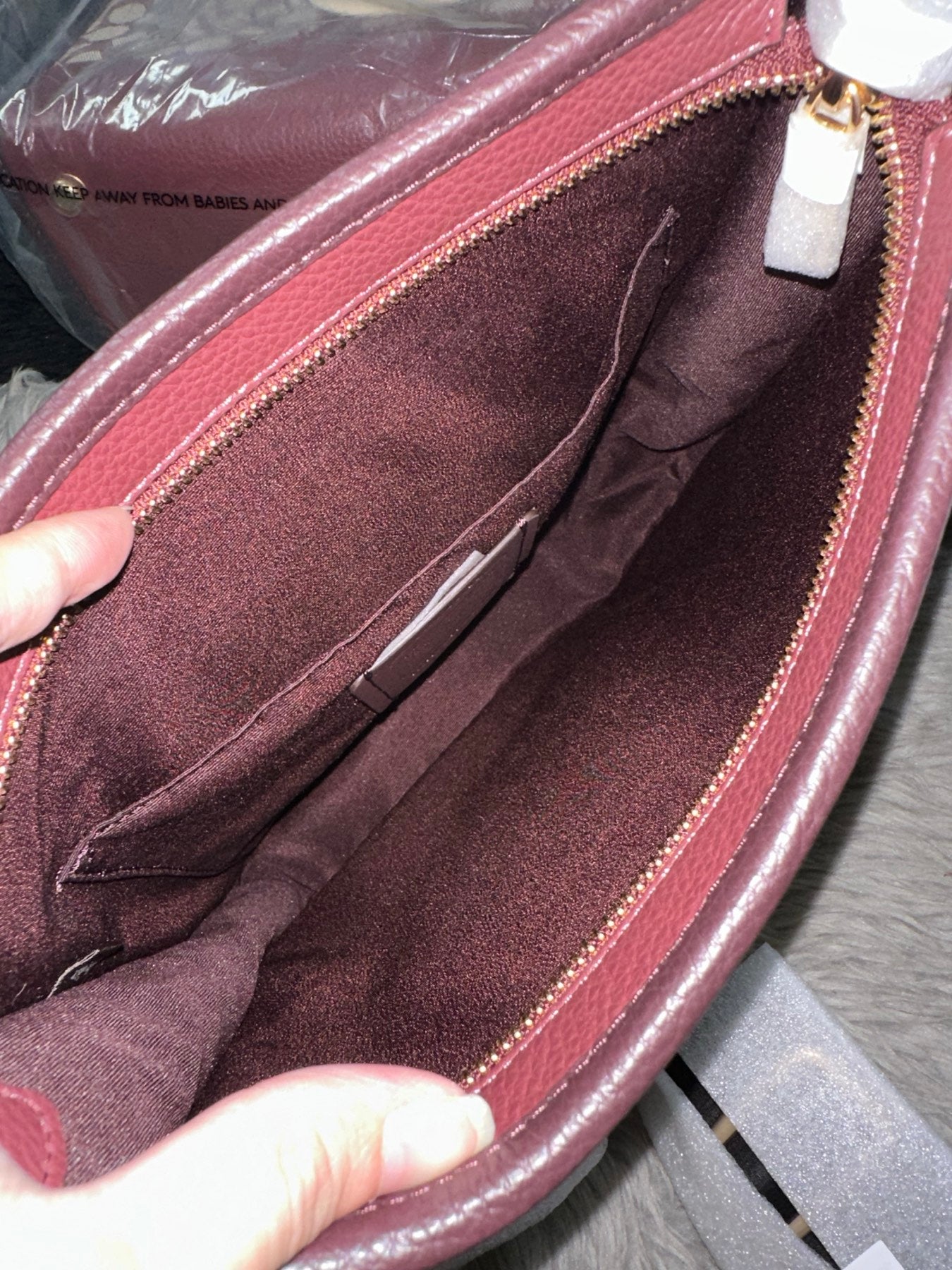 AUTHENTIC/ORIGINAL Coach Dempsey File Bag In Signature Jacquard With Stripe Maroon