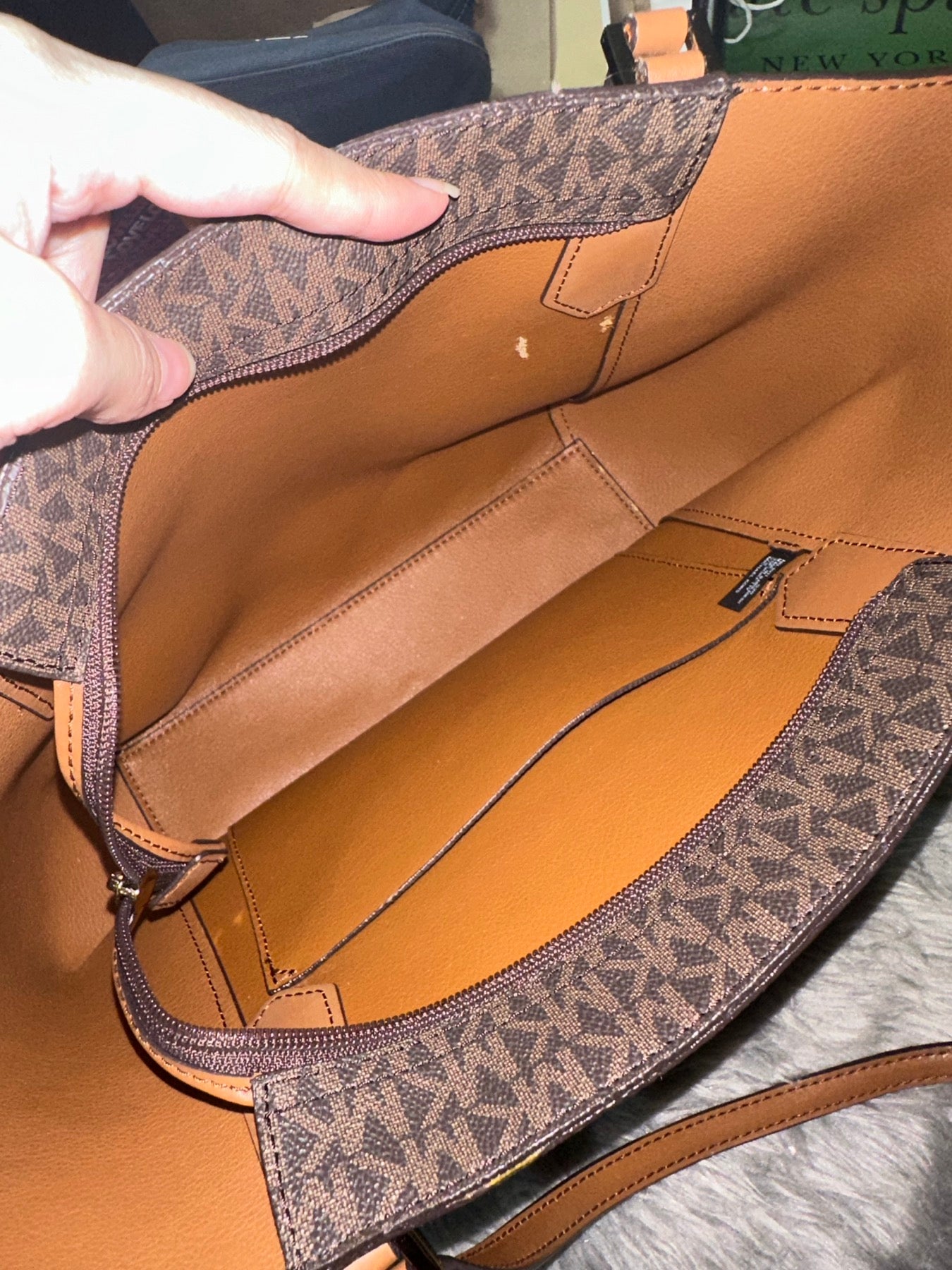 AUTHENTIC/ORIGINAL Preloved MK Kimberly Signature Small Bonded Tote Bag Light Cream Brown