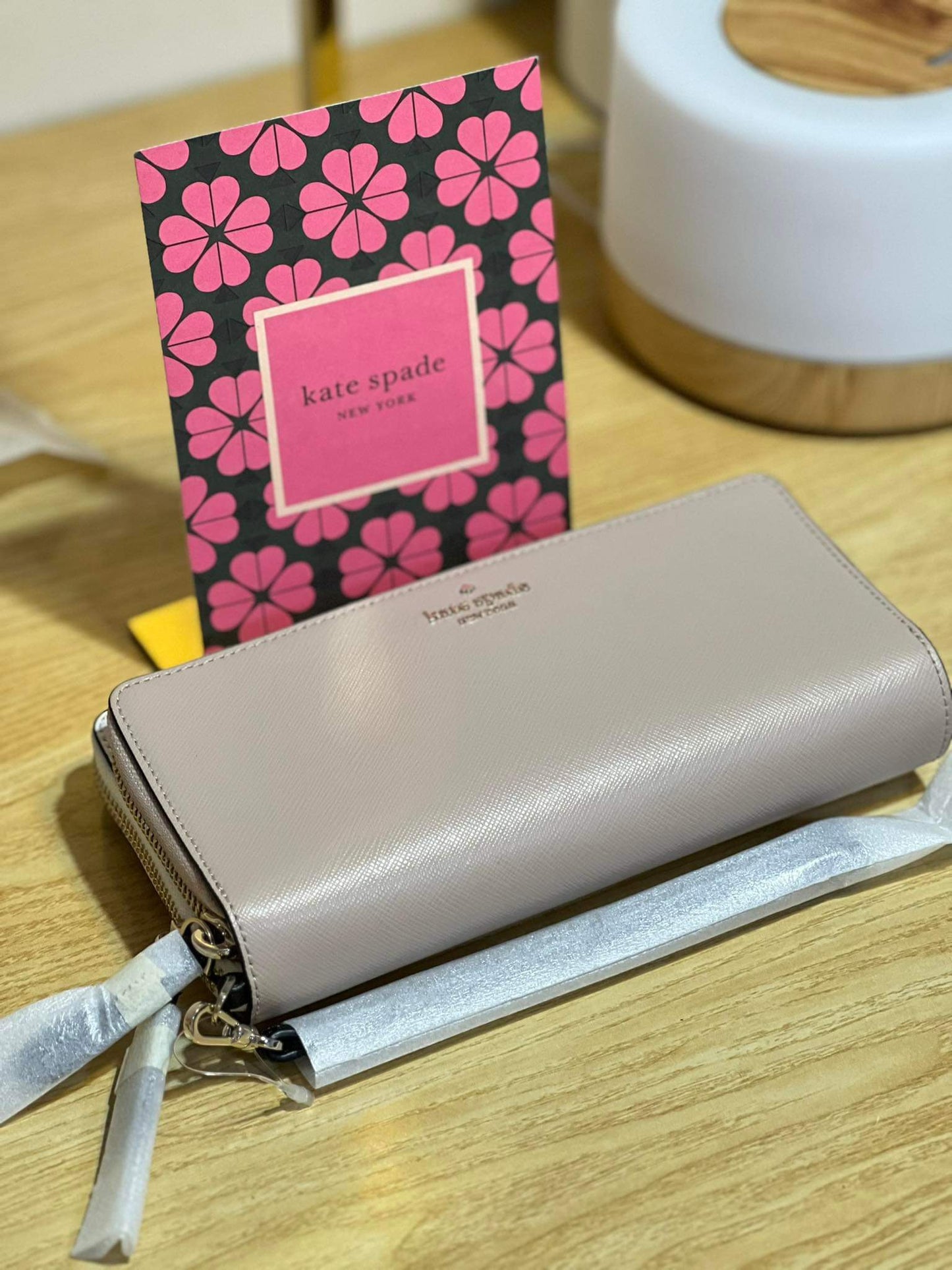 AUTHENTIC/ORIGINAL KateSpade KS Payton Large Carryall Wristlet Long Wallet Beige