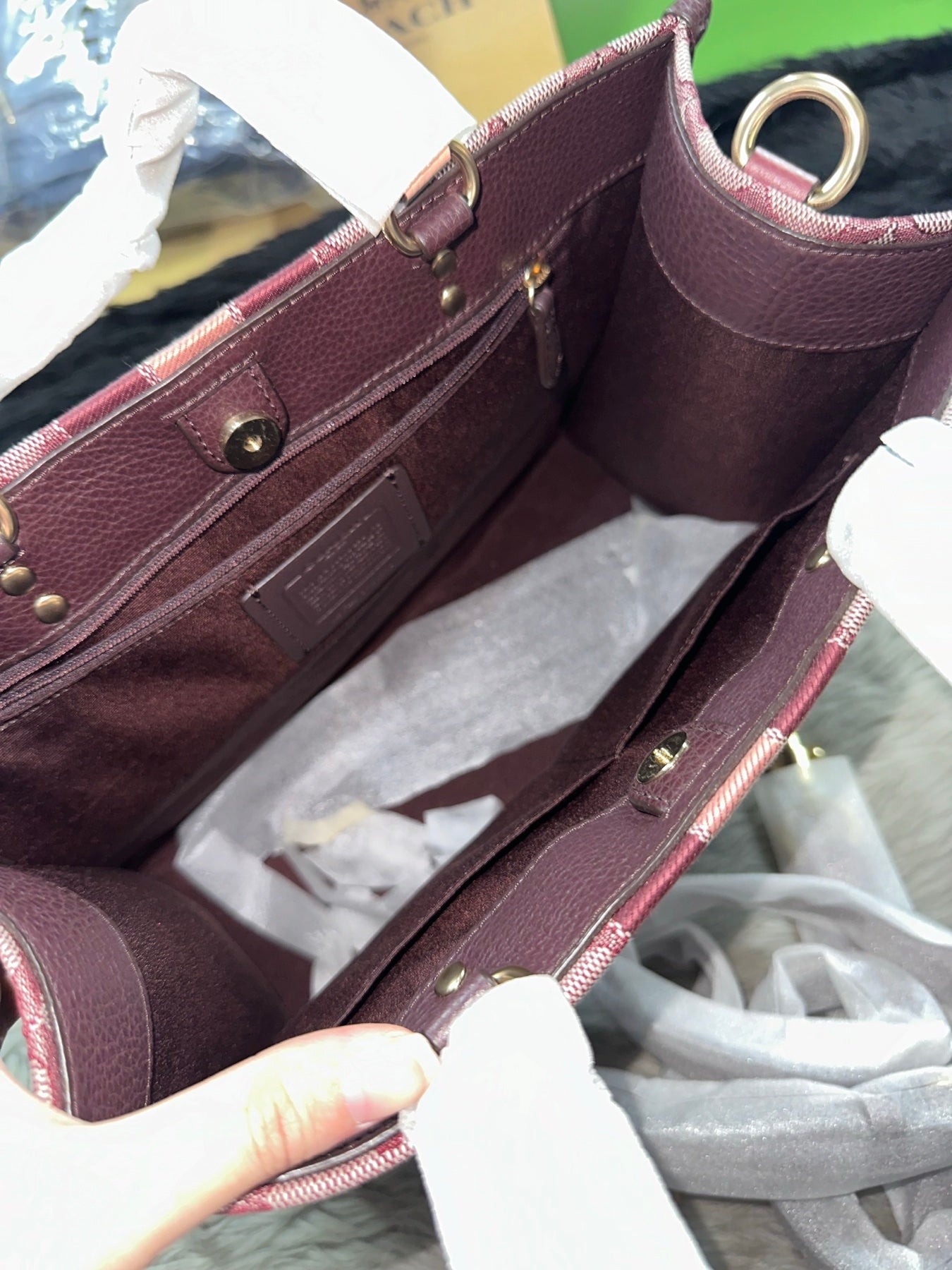 AUTHENTIC/ORIGINAL Coach Dempsey Carryall Tote In Signature Jacquard Maroon Bag