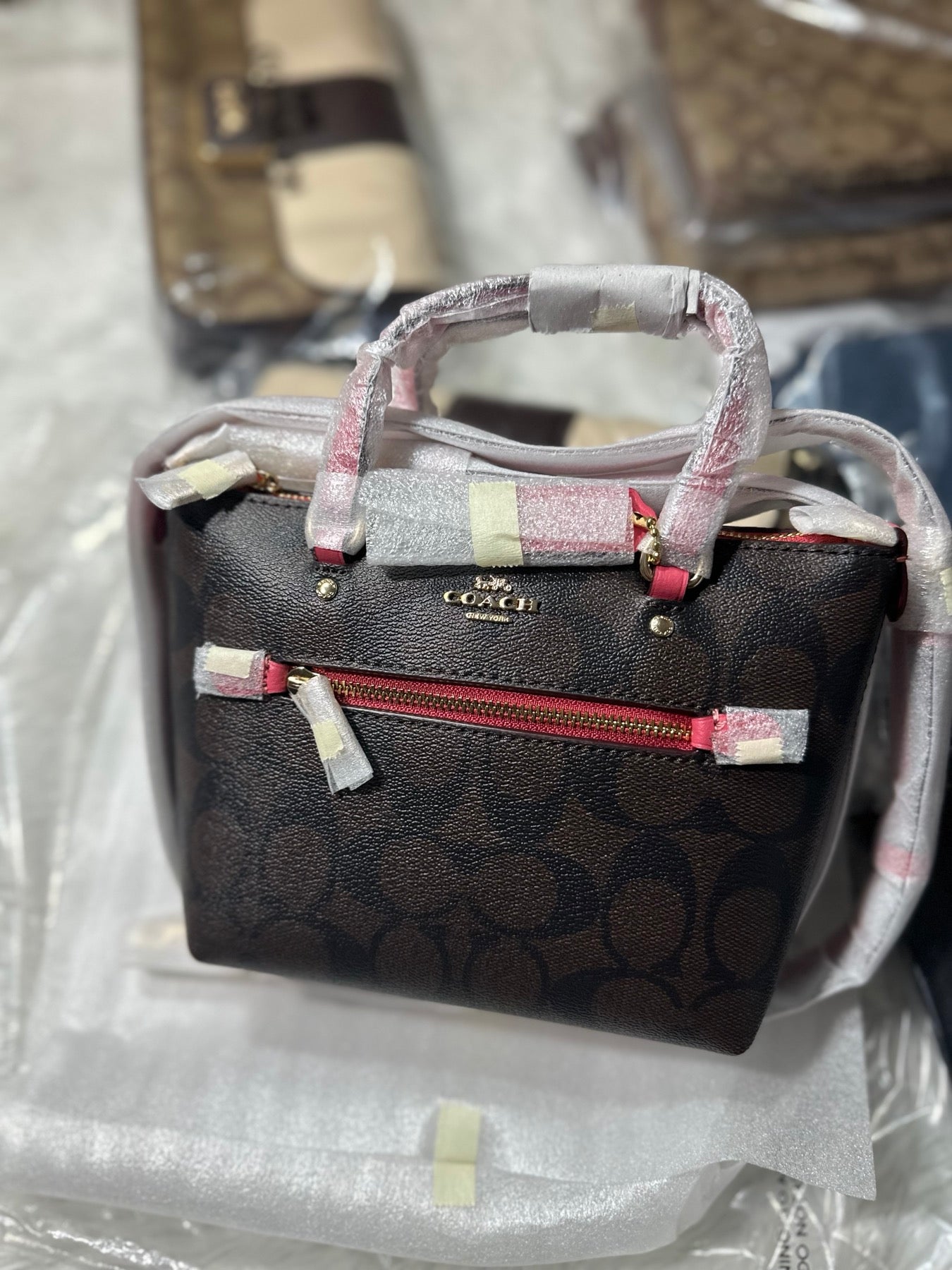 AUTHENTIC/ORIGINAL Coach Mini Gallery Crossbody Bag In Signature Canvas Brown/Pink