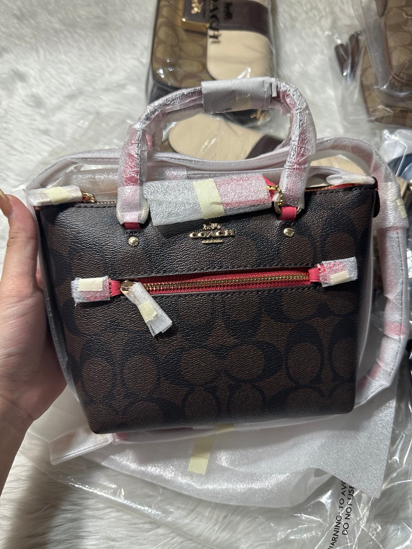 AUTHENTIC/ORIGINAL Coach Mini Gallery Crossbody Bag In Signature Canvas Brown/Pink