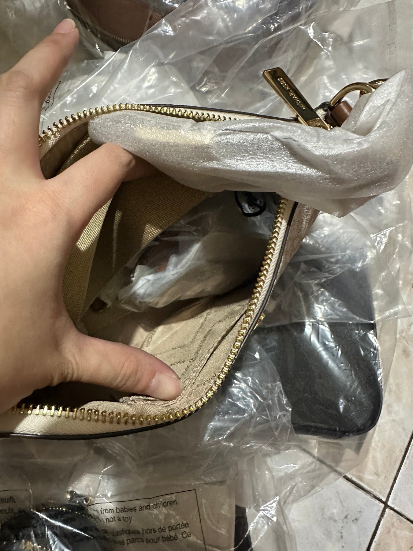 AUTHENTIC/ORIGINAL MK Jet Set Signature Crossbody Tech Attachment Bag in Brown