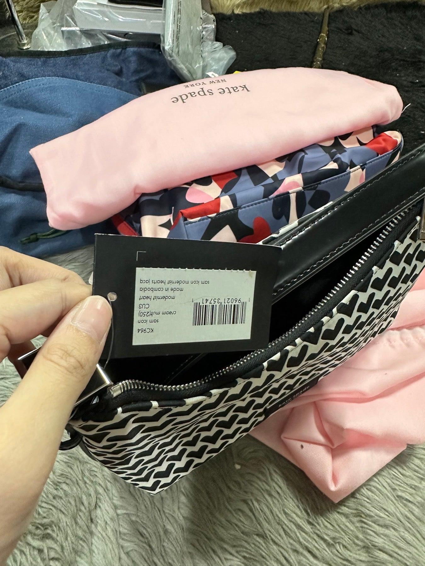 AUTHENTIC/ORIGINAL KateSpade KS Retail Sam Icon Modernist Hearts Nylon Small Shoulder Bag Black/White