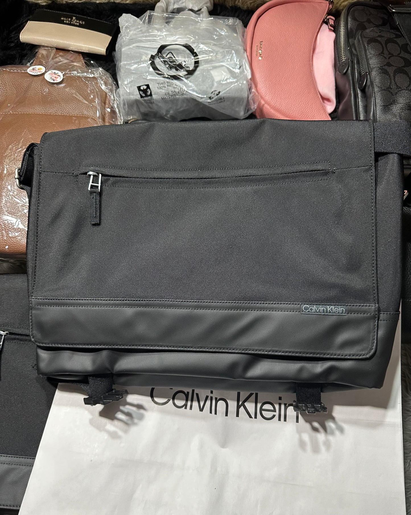 AUTHENTIC/ORIGINAL Calvin Klein CK utility messenger black Men's laptop bag