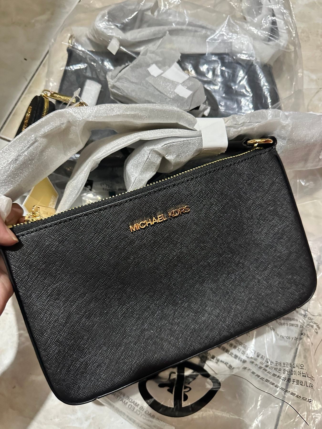 AUTHENTIC/ORIGINAL MK Jet Set Crossbody Tech Attachment Bag in Black