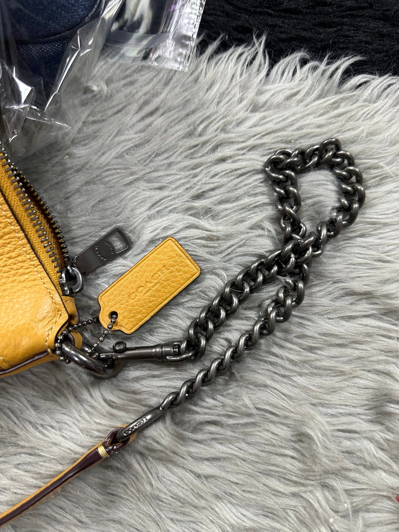 AUTHENTIC/ORIGINAL Preloved Coach Small Paxton Duffle Shoulder Bag Crossbody Bag Mustard Yellow