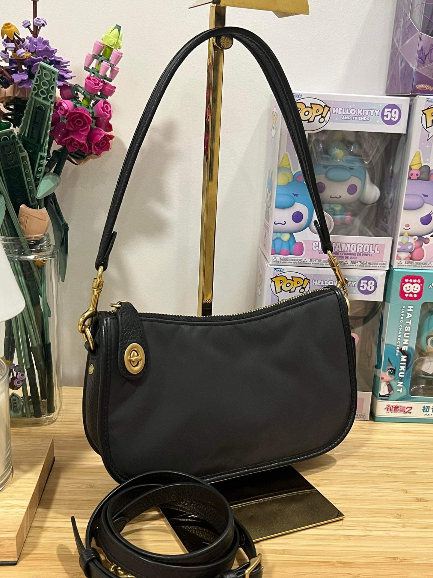 AUTHENTIC/ORIGINAL Preloved Coach Swinger Bag With Vintage Rose Print Interior Nylon Black Bag