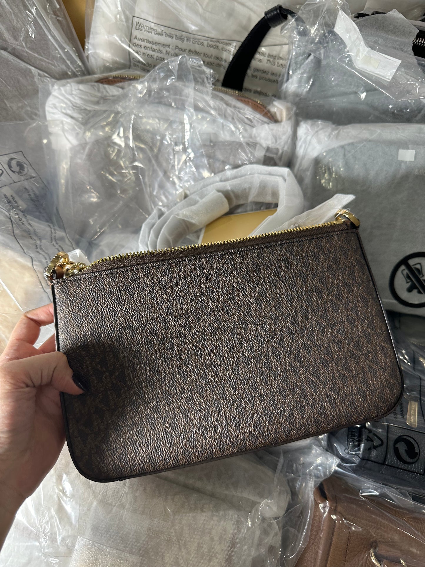 AUTHENTIC/ORIGINAL MK Michael Kors Shoulder Bag and Card Holder in Signature Brown