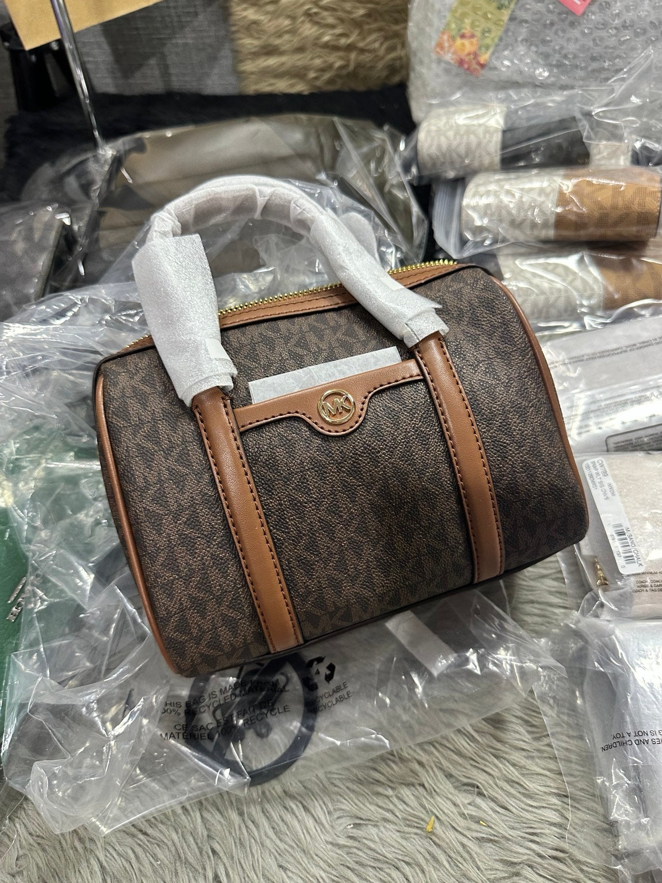 AUTHENTIC/ORIGINAL MK Jet Set Travel Small Duffle Satchel Crossbody Bag in Brown
