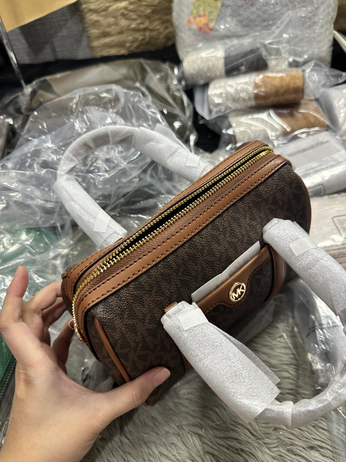 AUTHENTIC/ORIGINAL MK Jet Set Travel Small Duffle Satchel Crossbody Bag in Brown